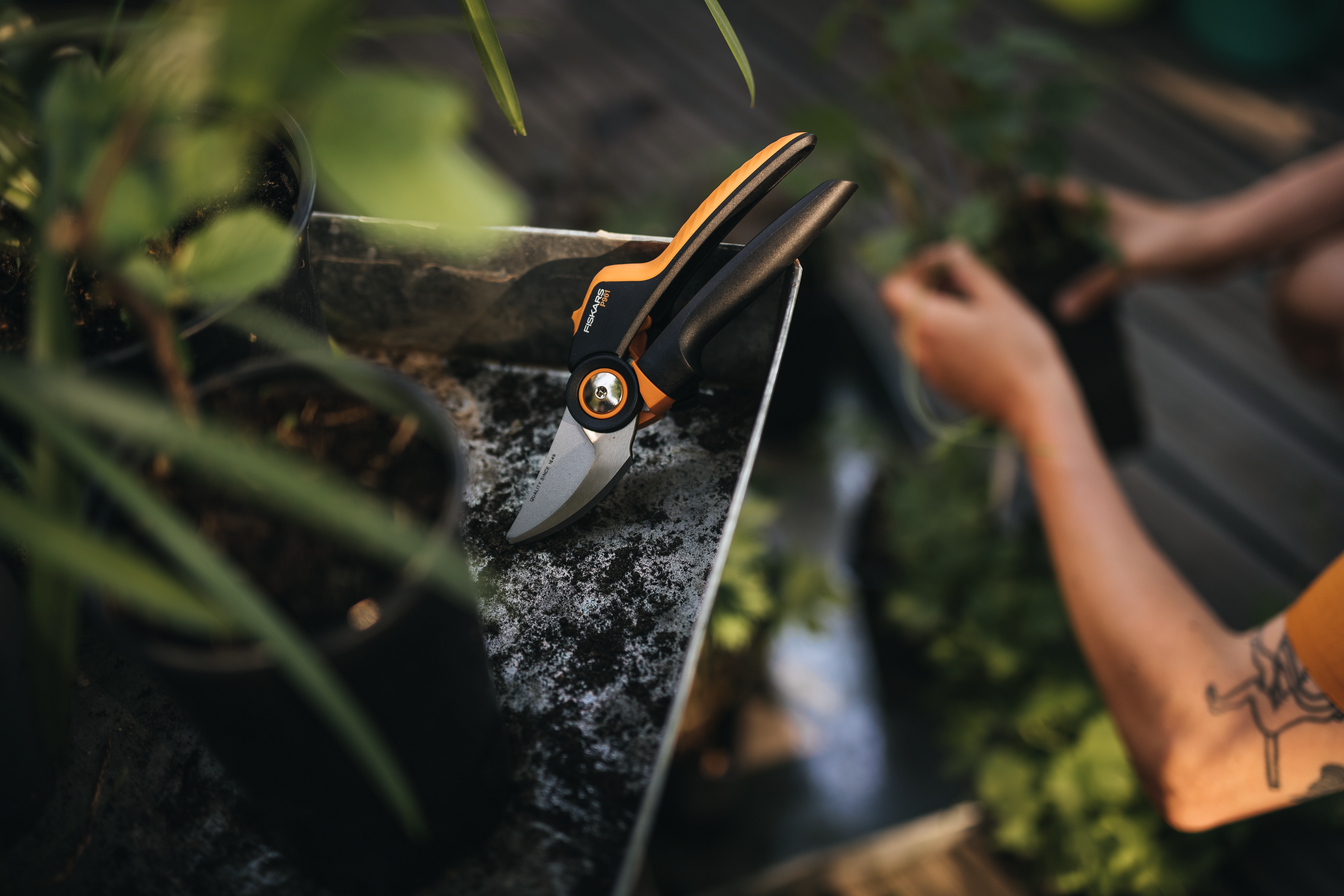 Sekator nożycowy do kwiatów i gałęzi Fiskars P961 Powergear - 5
