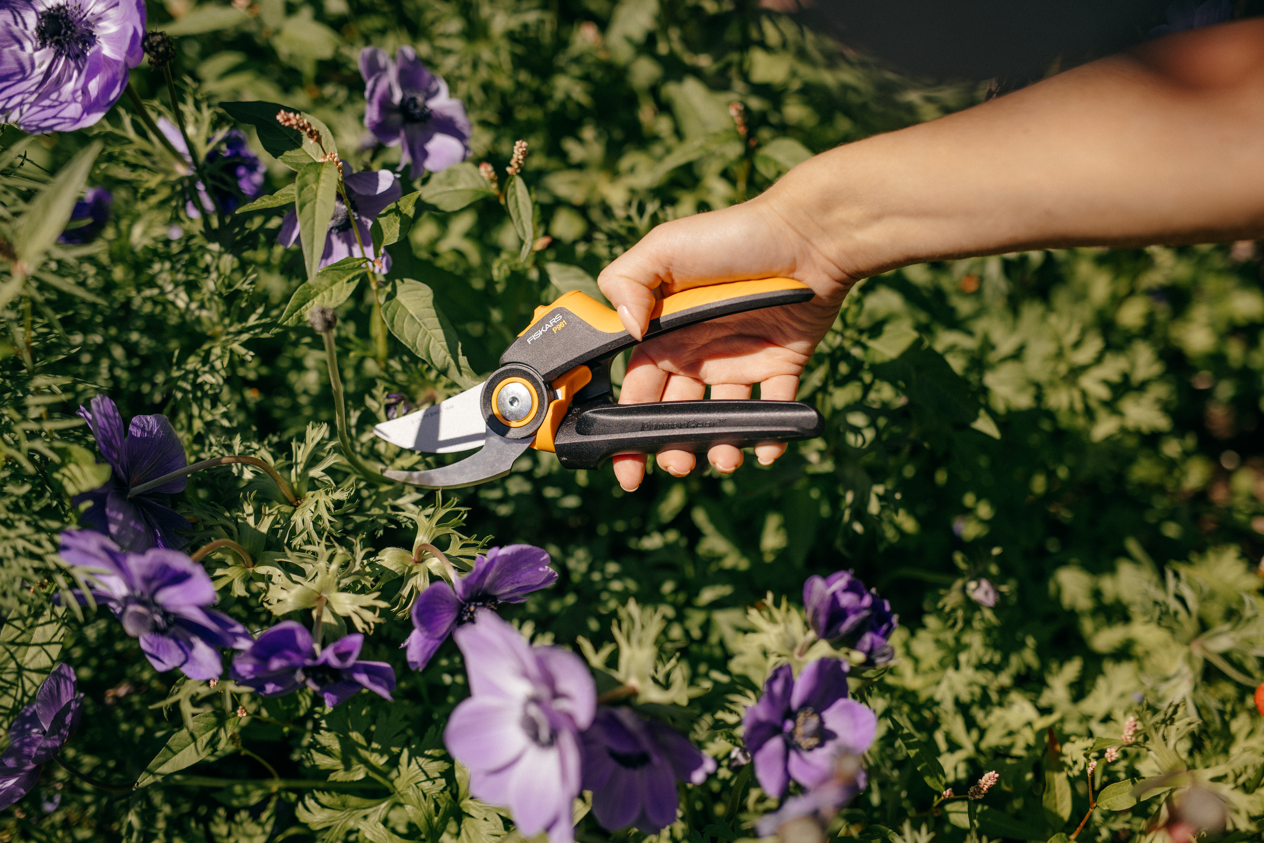 Sekator nożycowy do kwiatów i gałęzi Fiskars P961 Powergear - 2