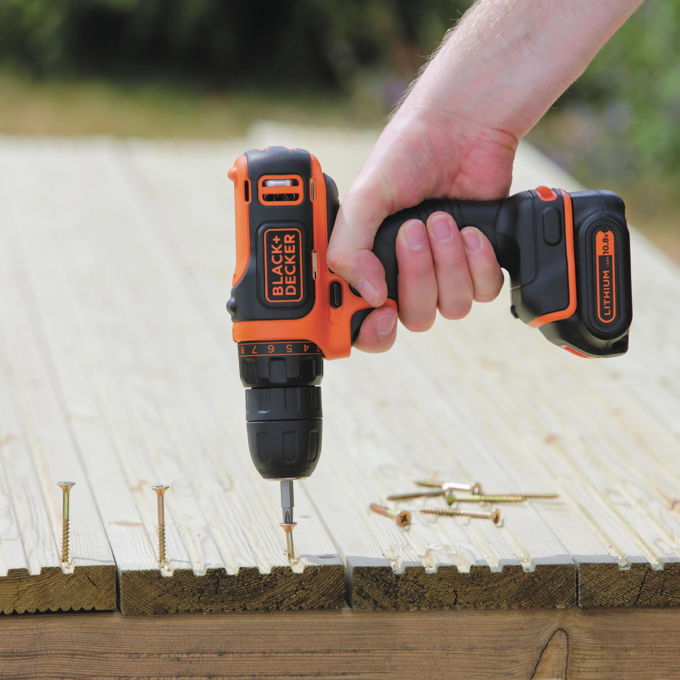 Avvitatore a batteria BLACK + DECKER BDCDD12KB-QW 10.8V 1.5Ah, 2 batterie + valigetta in plastica - 5