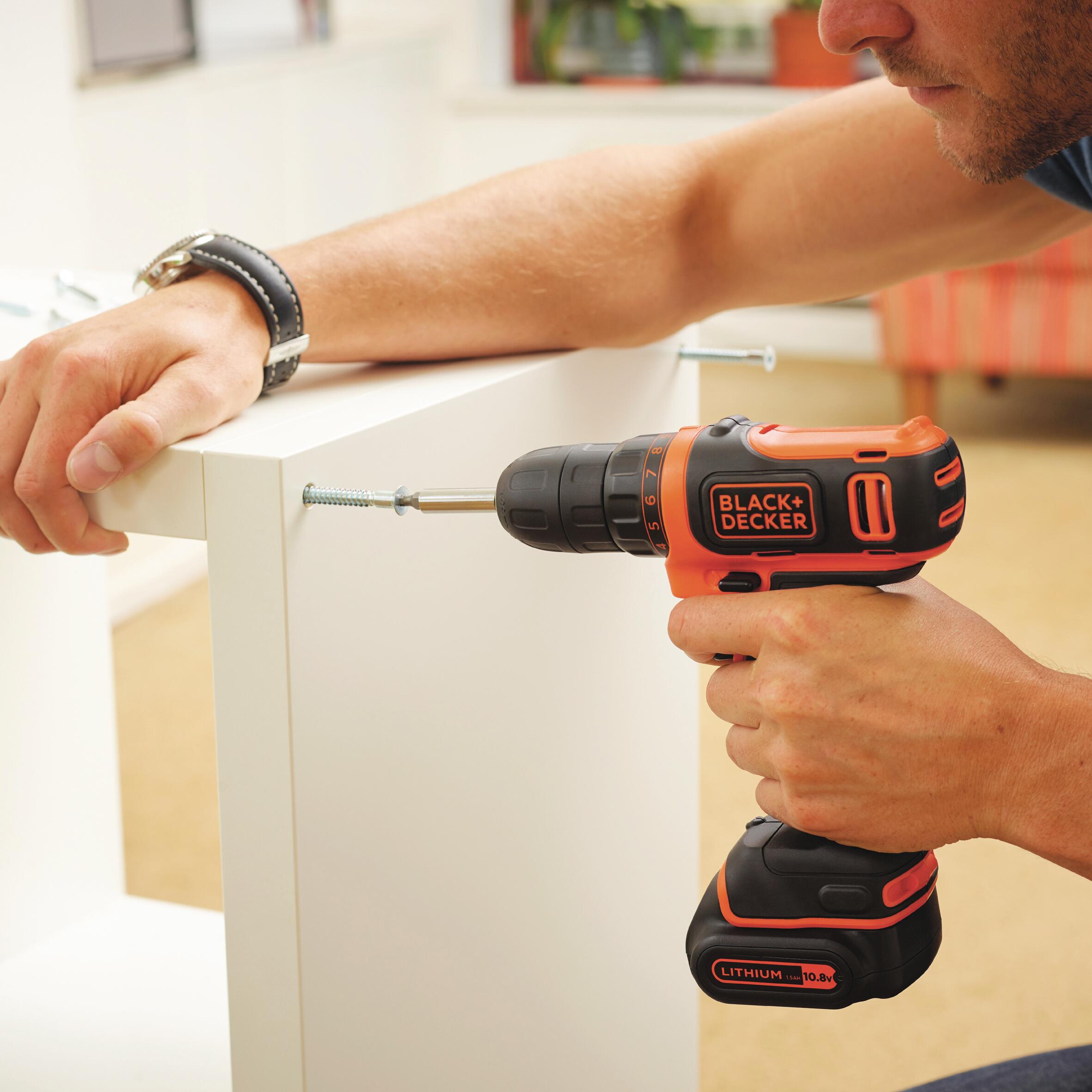 Avvitatore a batteria BLACK + DECKER BDCDD12KB-QW 10.8V 1.5Ah, 2 batterie + valigetta in plastica - 2