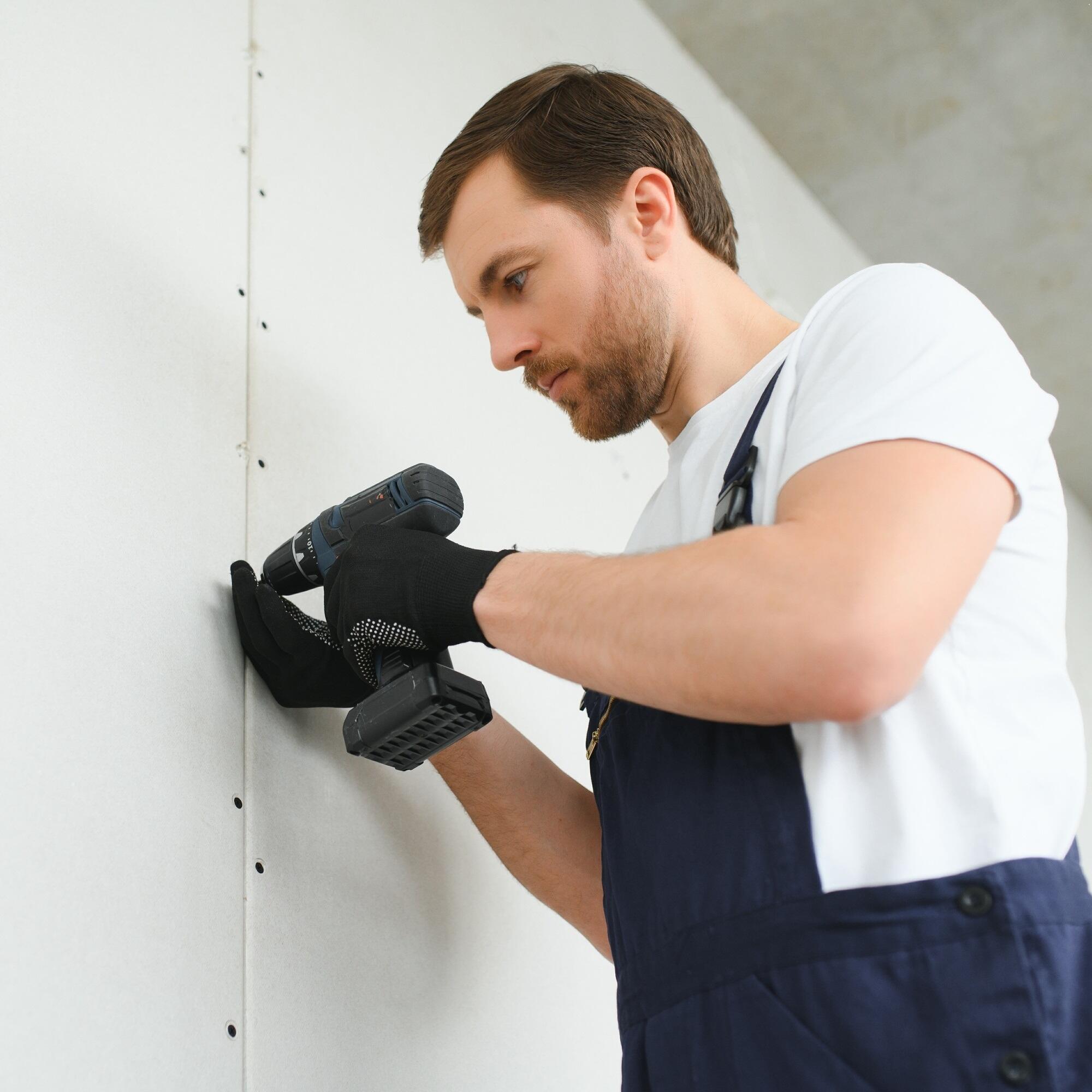 Mocowanie płyty gipsowej.