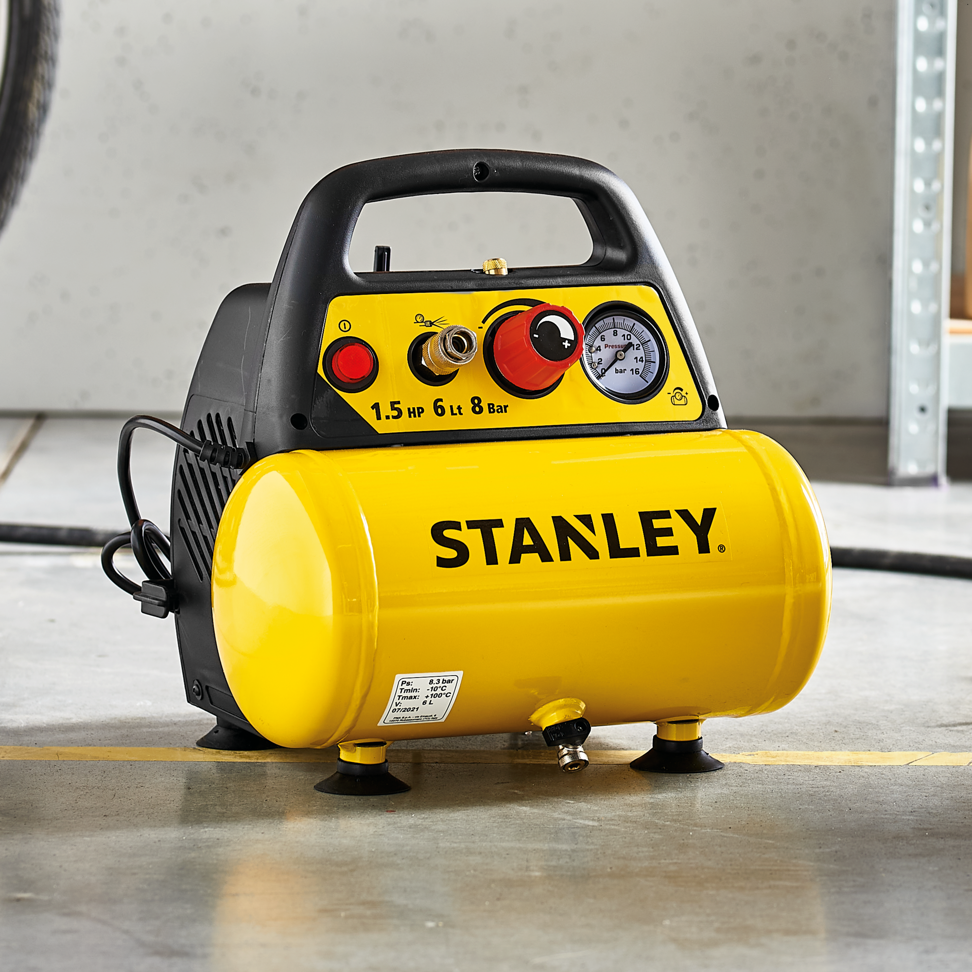 Żółty kompresor Stanley 6 l.