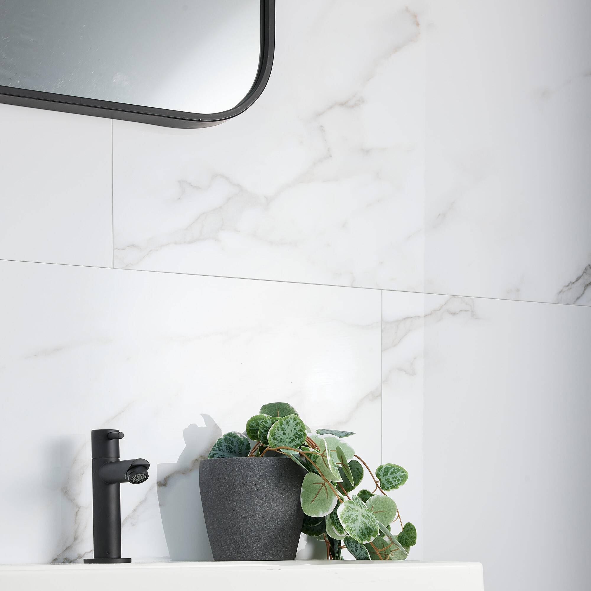 Revestimiento de pared decorativo efecto mármol de pvc serie dumawall+ gloss trapani color blanco de 90x50cm