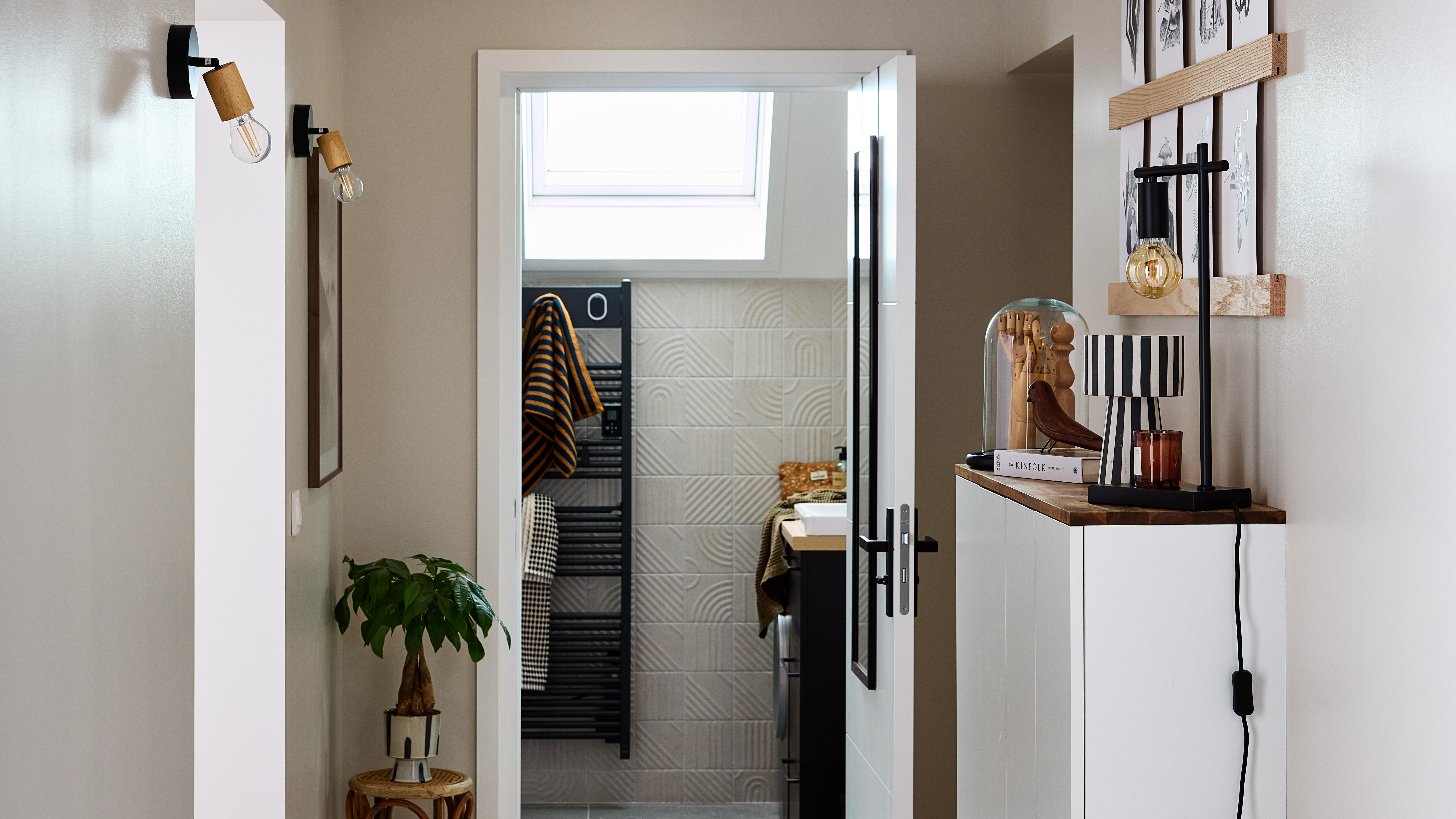 VELUX 55 x 98 Confort WhiteFinish bois blanc à rotation GGL CK04 - 5