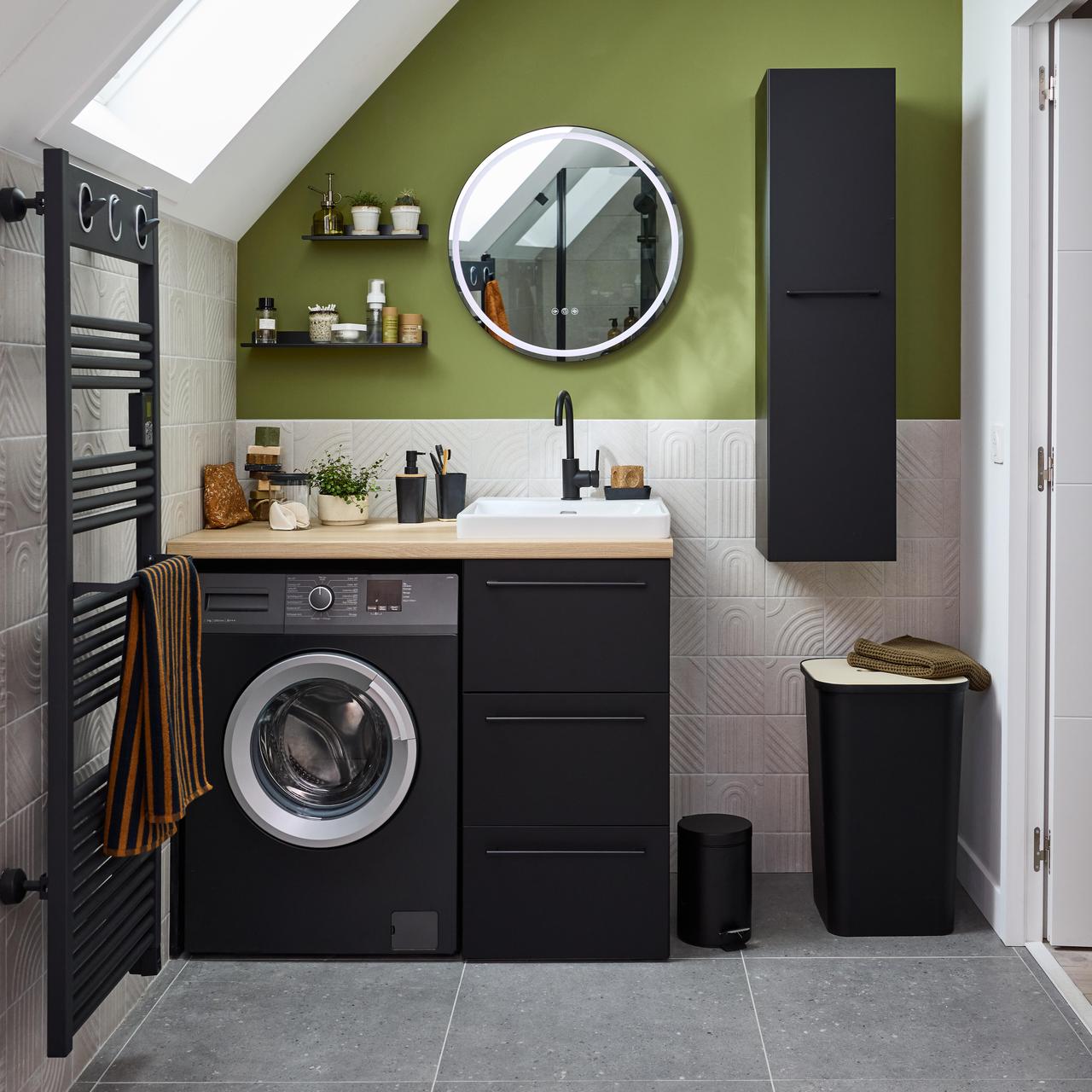 Diapositive Une salle de bains industrielle avec une touche d’olive