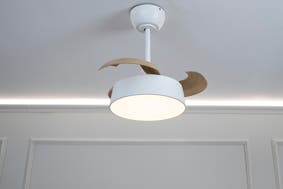 ventilador con aspas retráctiles