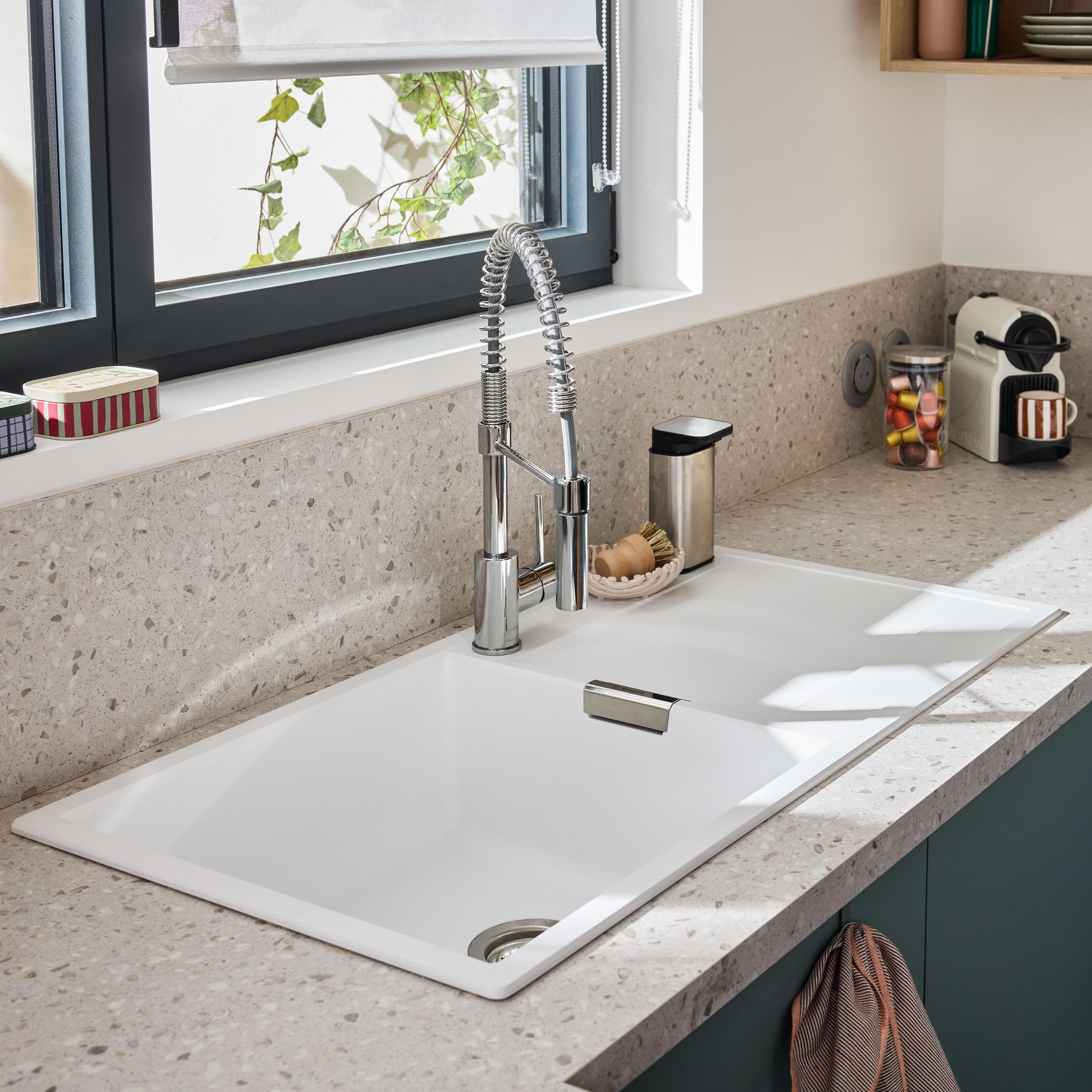 Torneira de bancada cano alto escovado em níquel cromada Delinia Tomas - 14