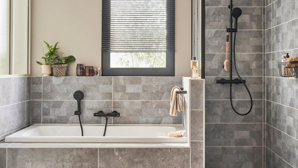 Soffioni, tubi flessibili e colonne doccia e idromassaggio Sensea