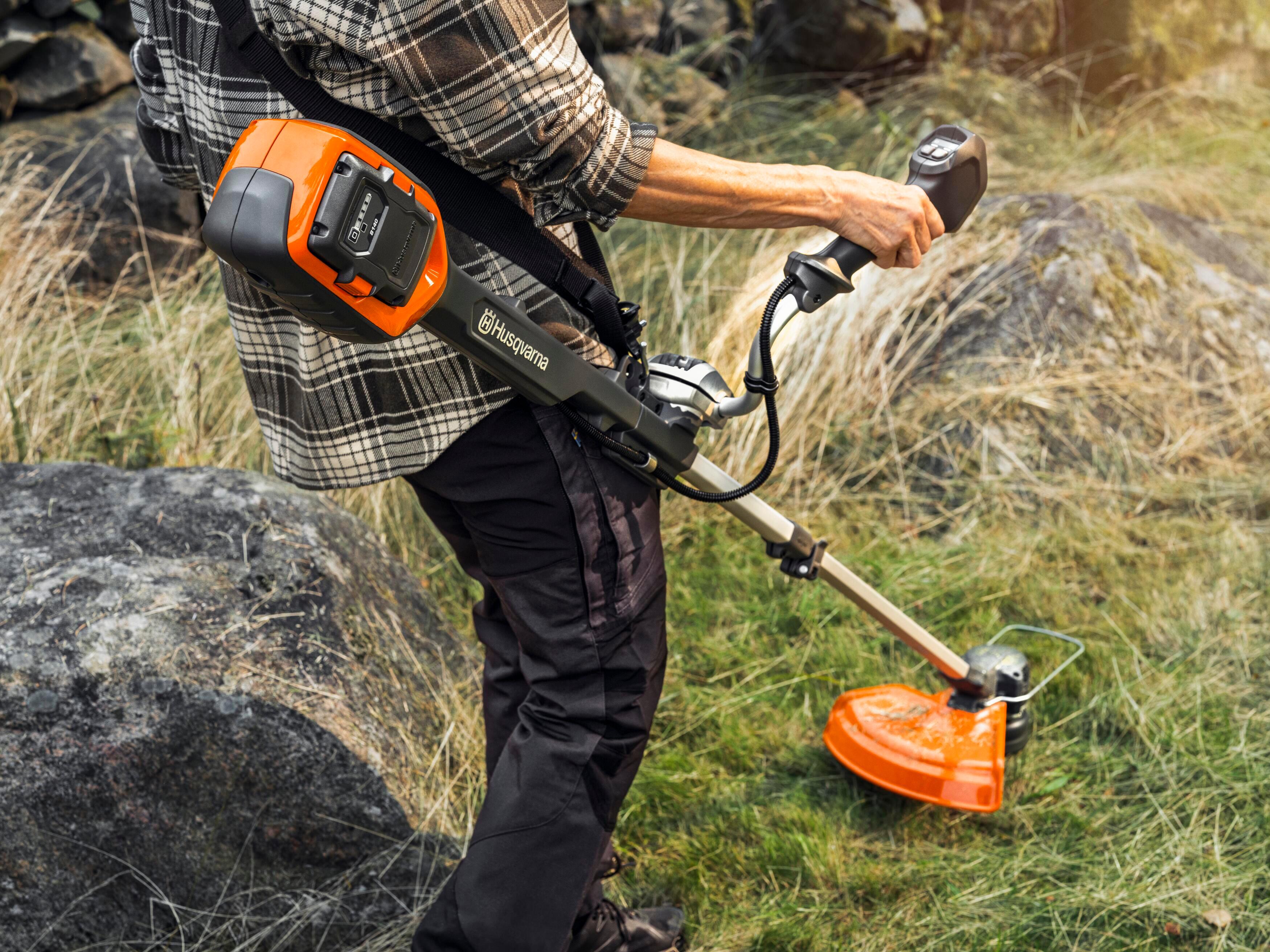 Débroussailleuse à batterie HUSQVARNA, 220IR nu 36V, l.36cm - 2