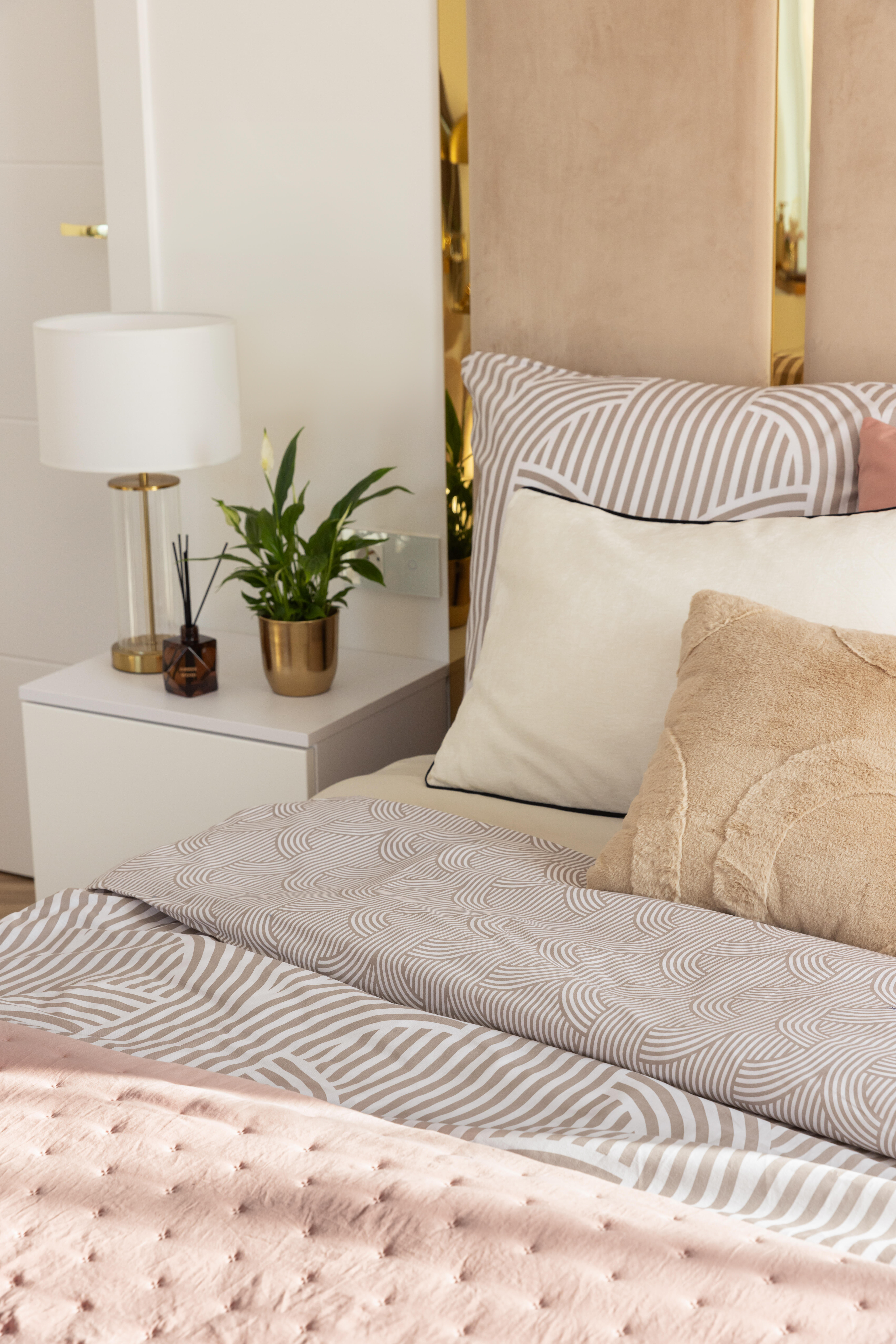 Poduszka Kalpe biała 45 x 45 cm Inspire - 2