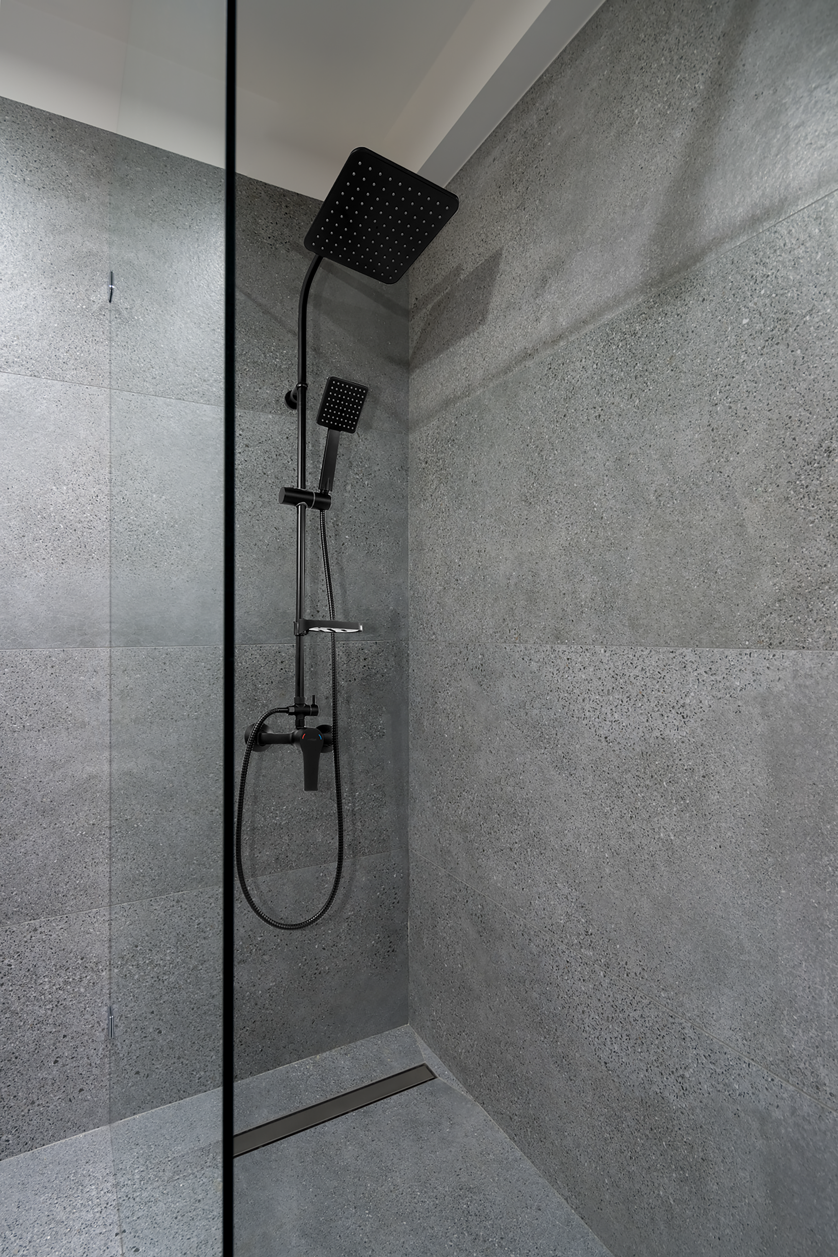 Kolumna prysznicowa z baterią Liza czarna Kuchinox - 2