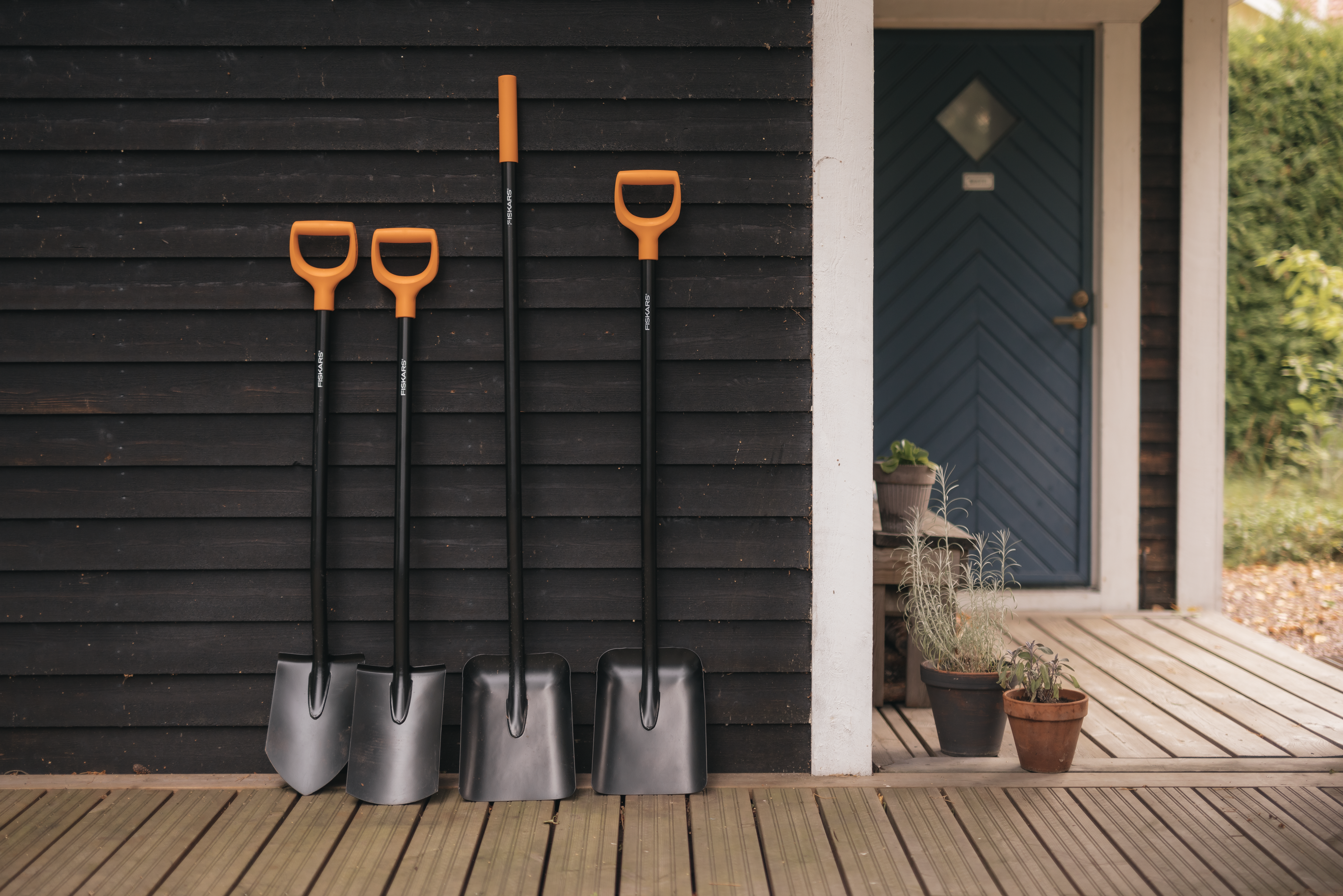 Szpadel ostry 18x117 cm Solid Fiskars - 2