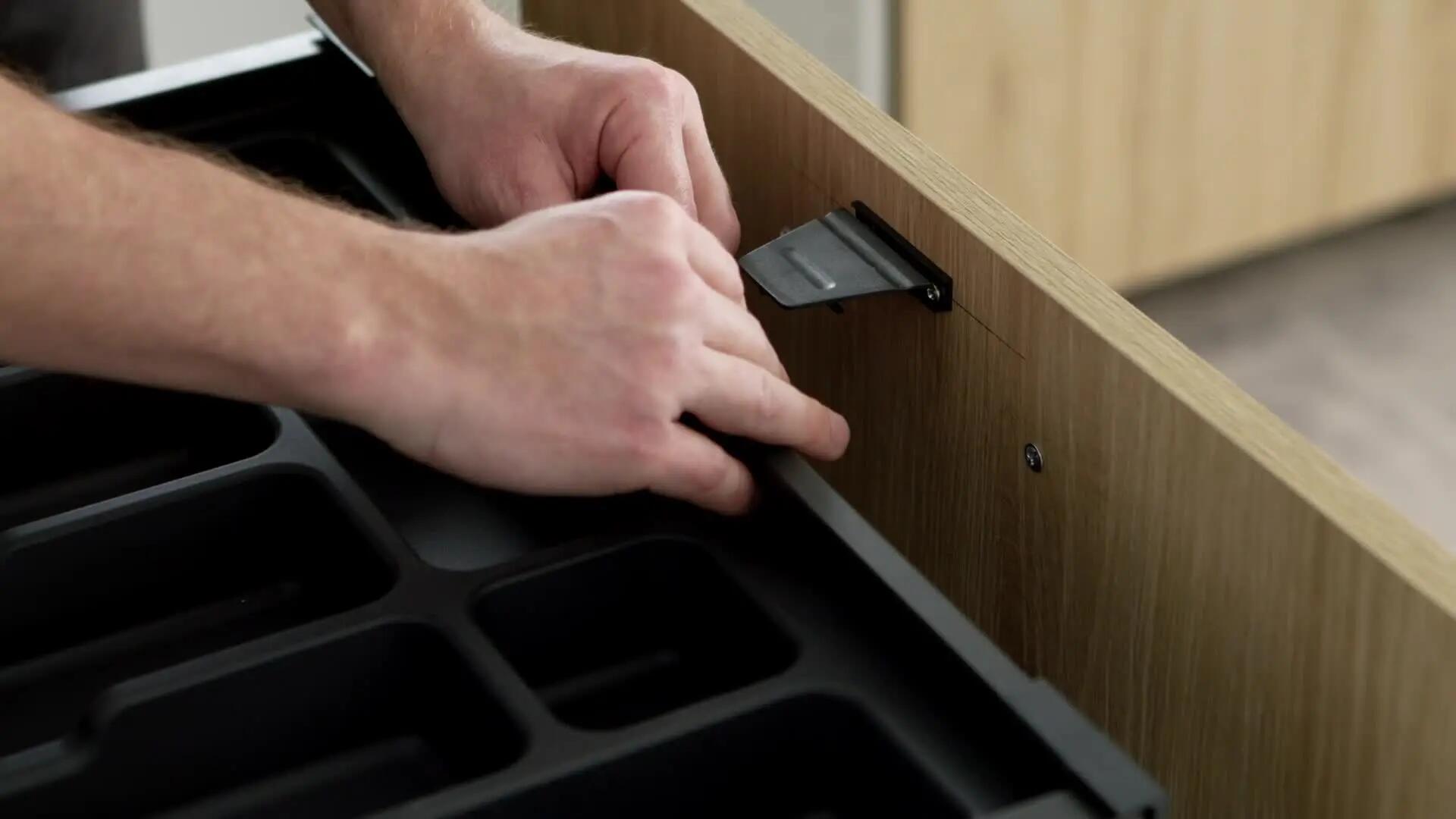 Tirador mueble HETTICH  negro distancia entre eje 3.5 mm - 4