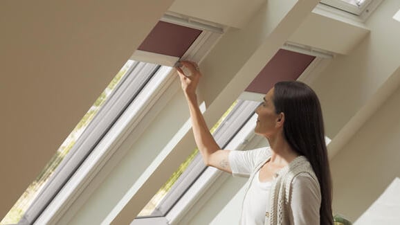 Nouveau : stores occultants motorisés à énergie solaire