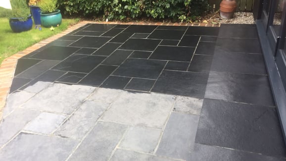 Produits de protection effet mouillé pierre béton bois