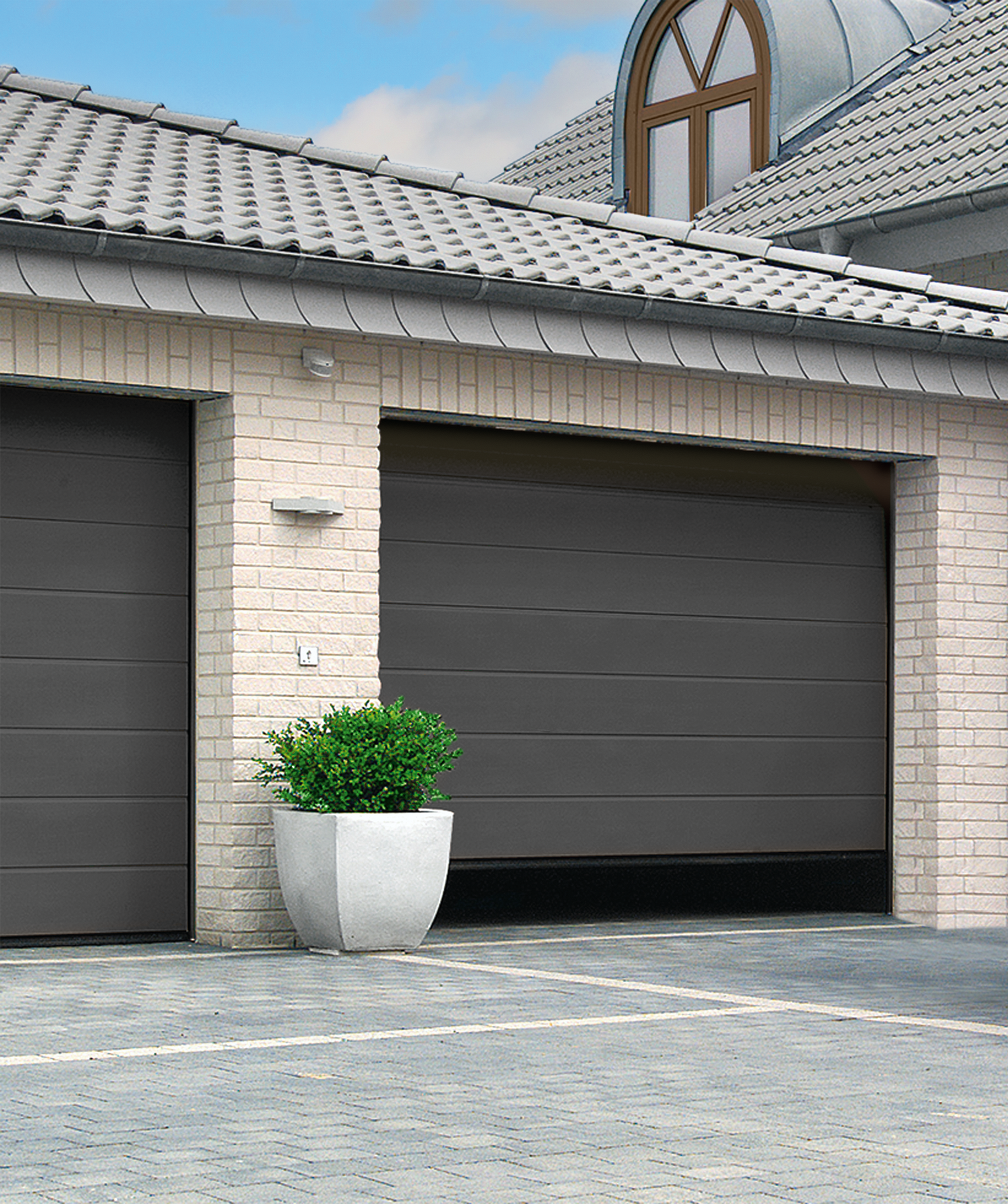 Brama garażowa segmentowa z napędem Isomatic 42 antracyt 2500x2125 mm - 2