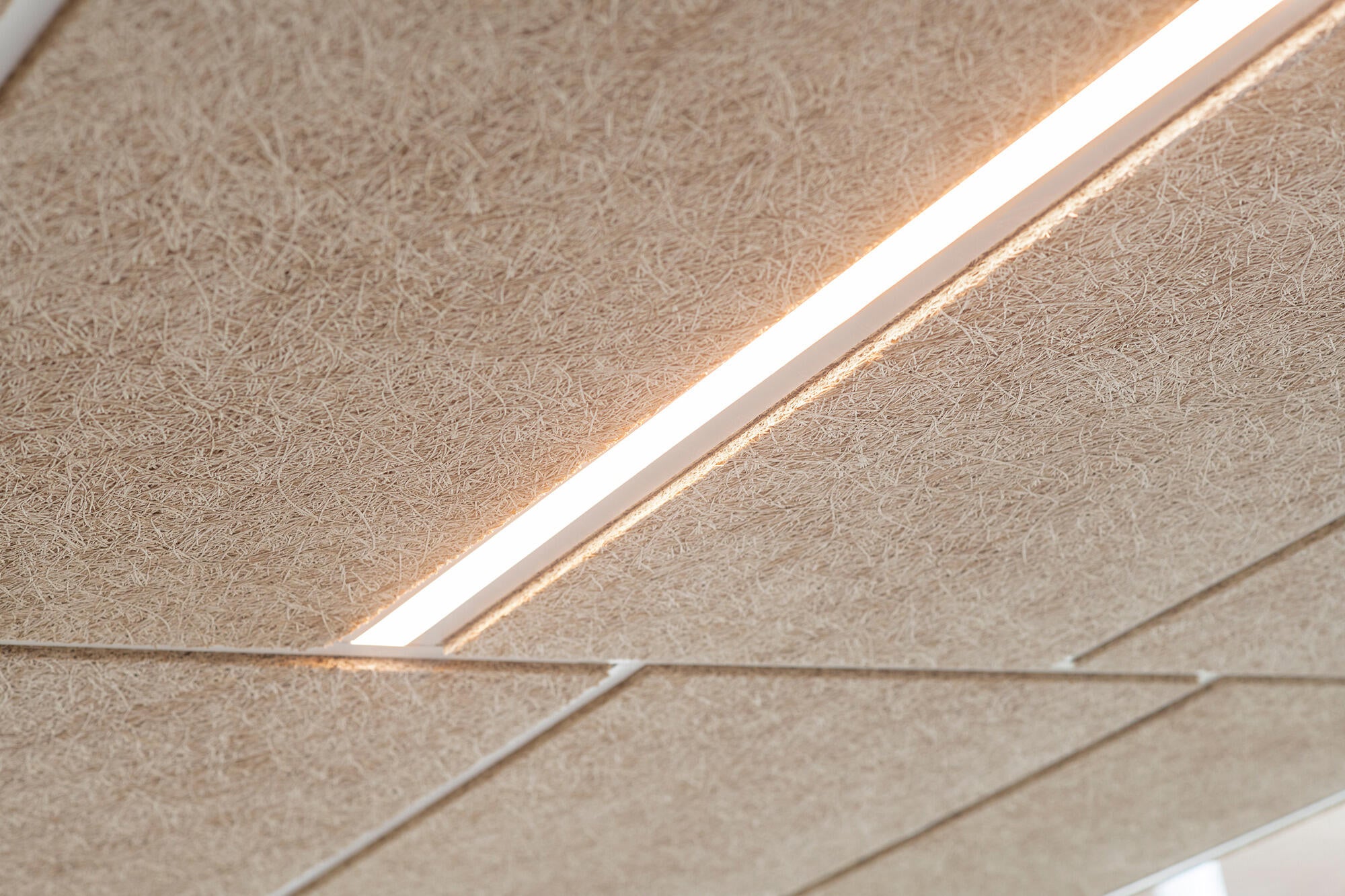 PLACA TECHO ACÚSTICO THU VIRUTA BORDE RECTO 120X60X1.5CM - 2