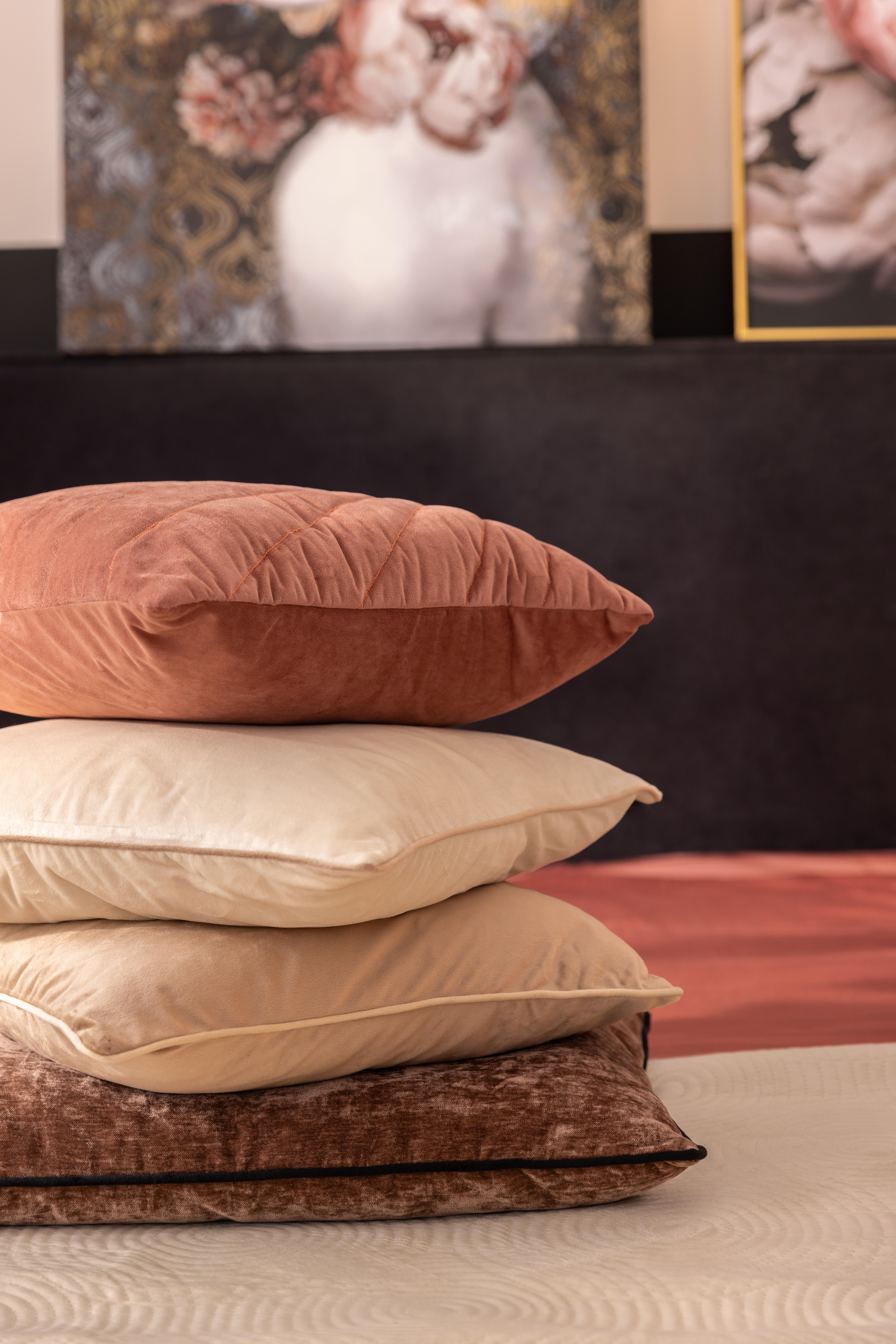 Poduszka welwetowa Gaja kremowa 45 x 45 cm - 14