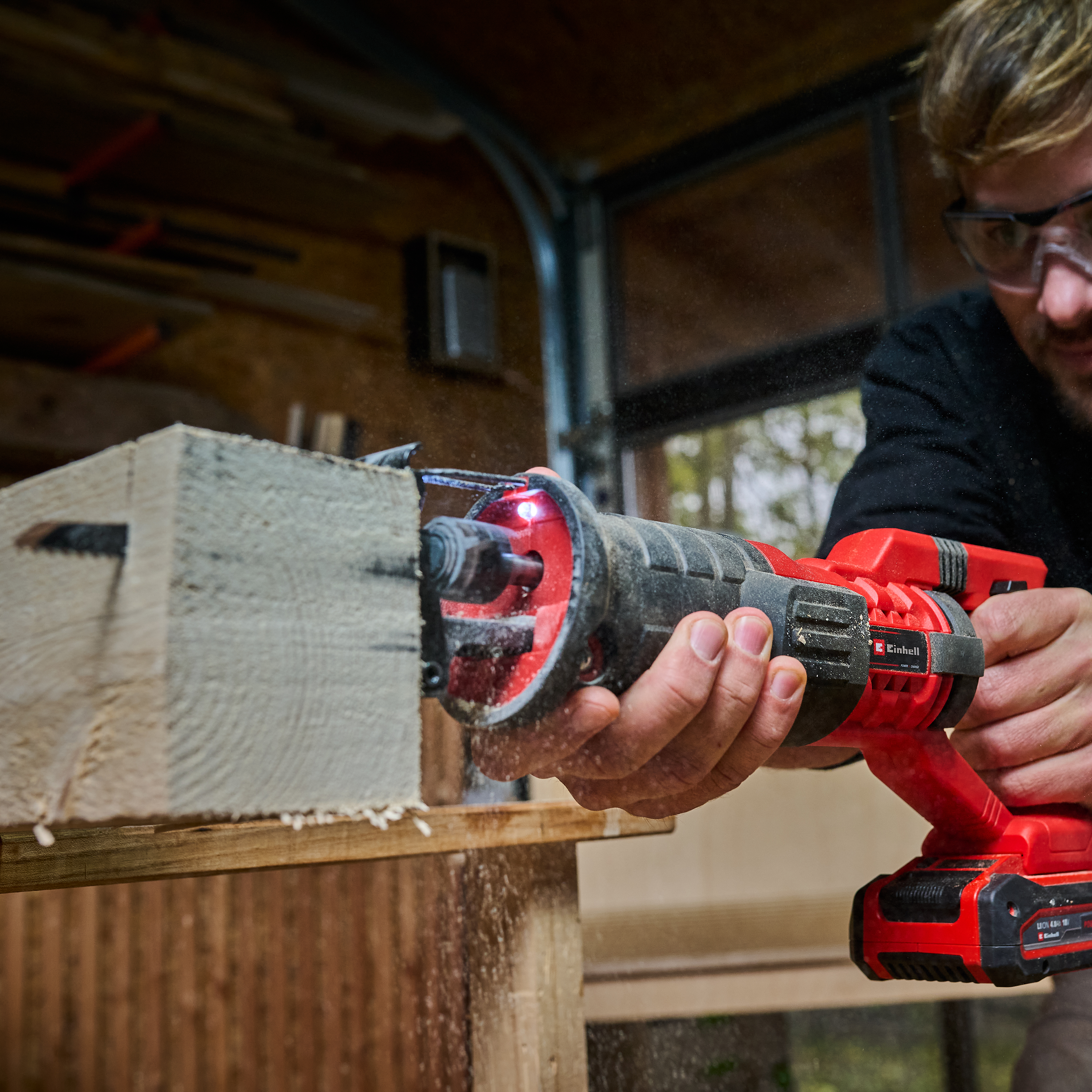 Serra sabre sem fio 18V TC-AP 18/2800 S/B - 3