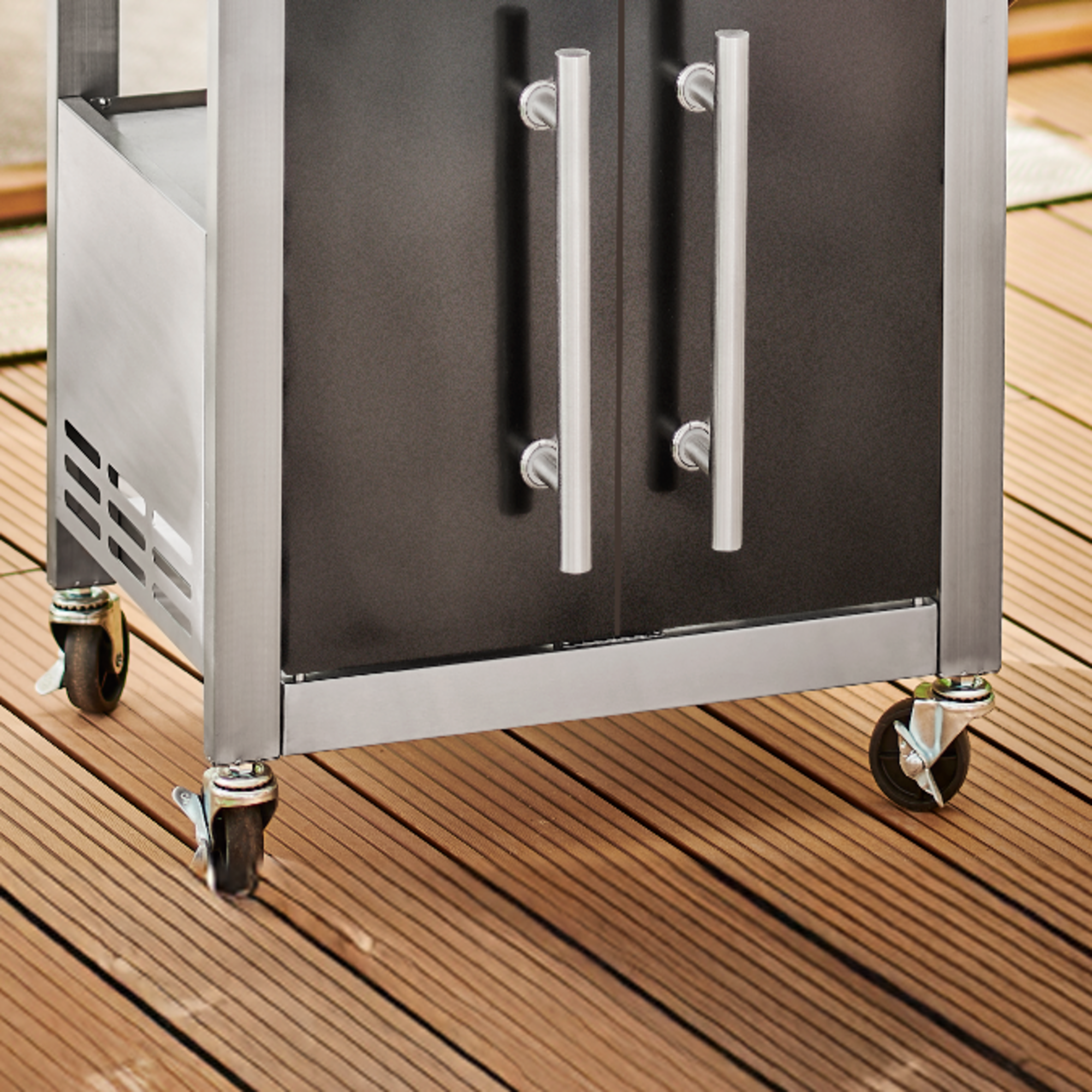 Grill elektryczny na kółkach z półkami i szafką - 4