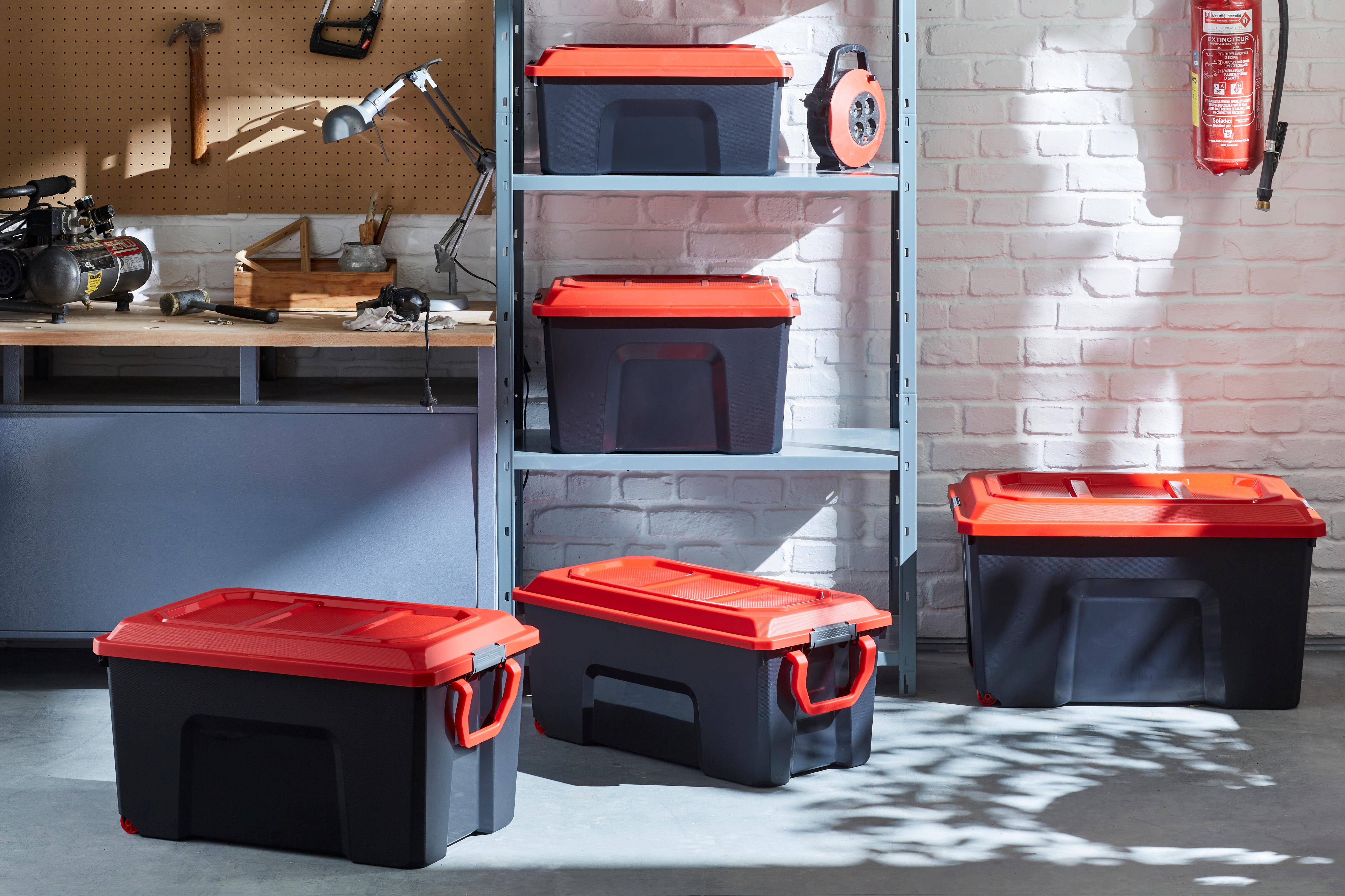 Malle à roulettes Locker noir et rouge 135L - 4