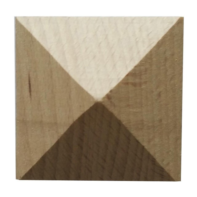 Fregio piramide in faggio grezzo decoro geometrico piramide 60 x 60 mm spessore 15 mm