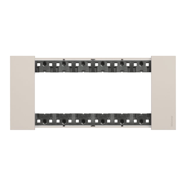 Placca 6 moduli serie Living Now BTICINO in ABS sabbia