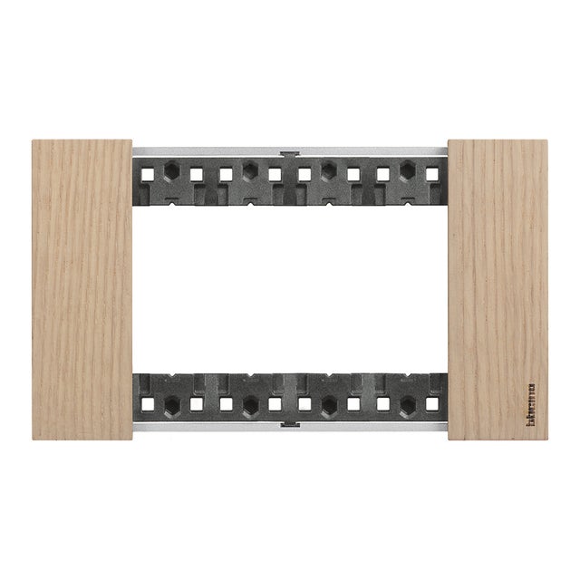 Placca 4 moduli serie Living Now BTICINO in Zama rovere