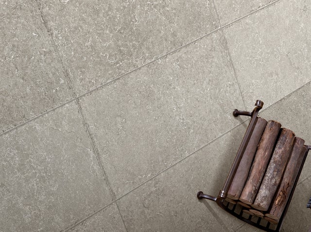 Piastrella da pavimento esterno in gres porcellanato 30 x 60.3 cm smaltato grigio opaco Rinnova R11 traffico intenso (pei 4/5) Sp. 8 mm 1.66 mq
