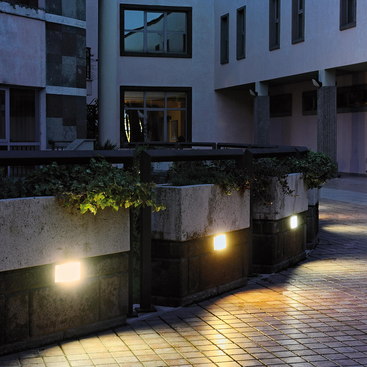 Portafaretto da incasso in alluminio ESCAPE E27 bianco rettangolare IP54 - 2