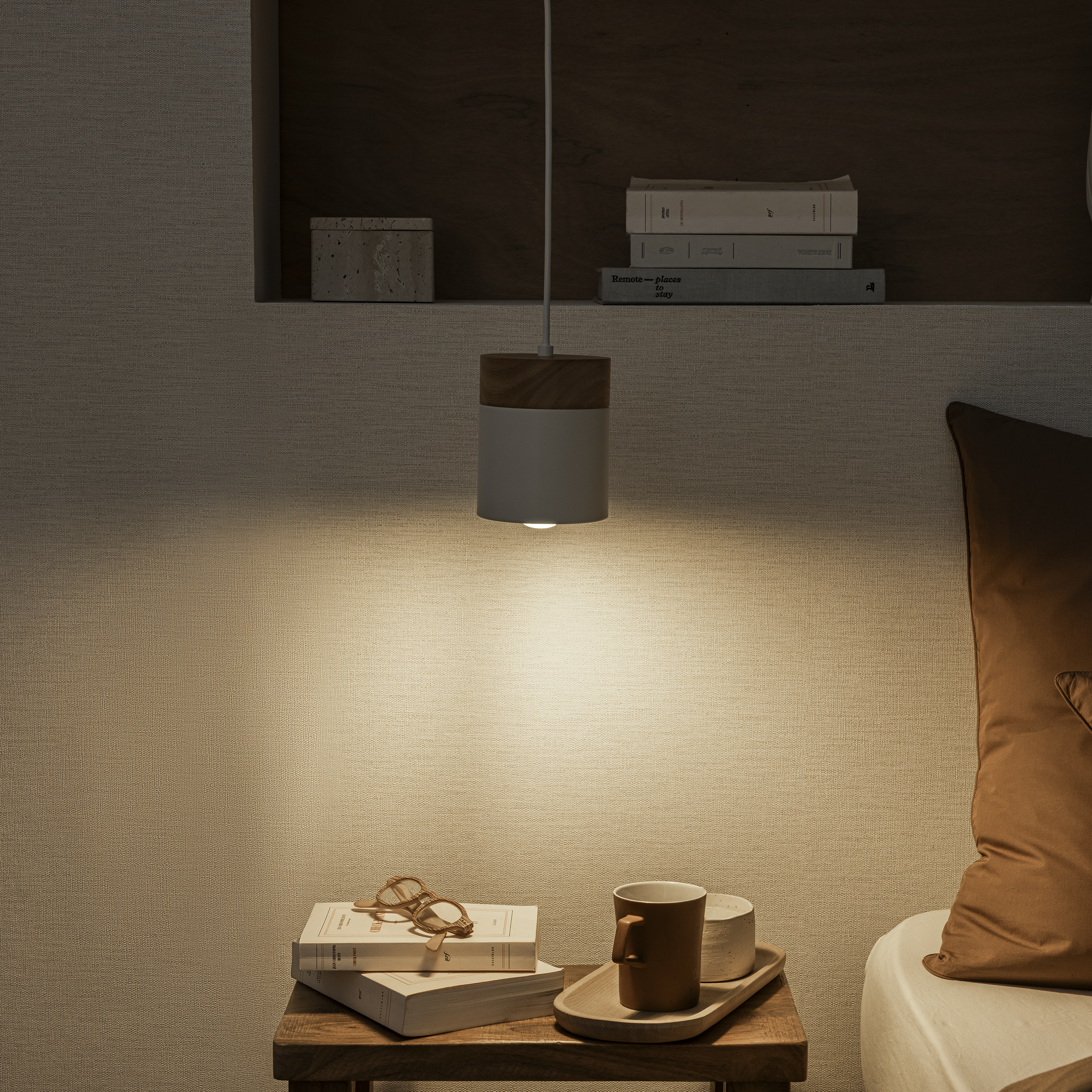 Lampa wisząca Tyanna biała z drewnem E27 Inspire