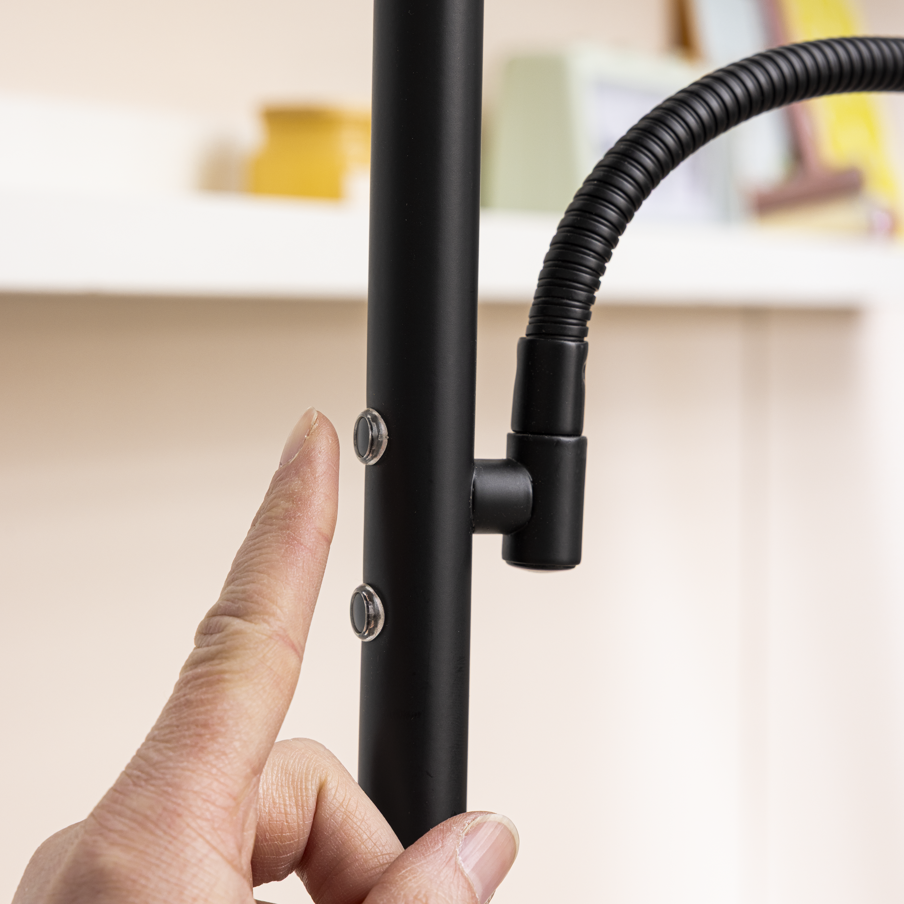 Lampa podłogowa z lampką do czytania Osana czarna LED Inspire - 3