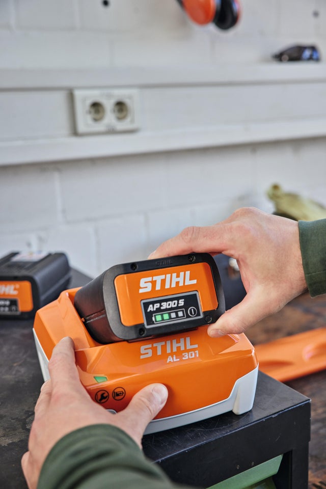 Chargeur Rapide STIHL AL 500 D'origine Pour Batteries Lithium-ion (Ak, Ap, Ar) - Neuf Sous Emballage