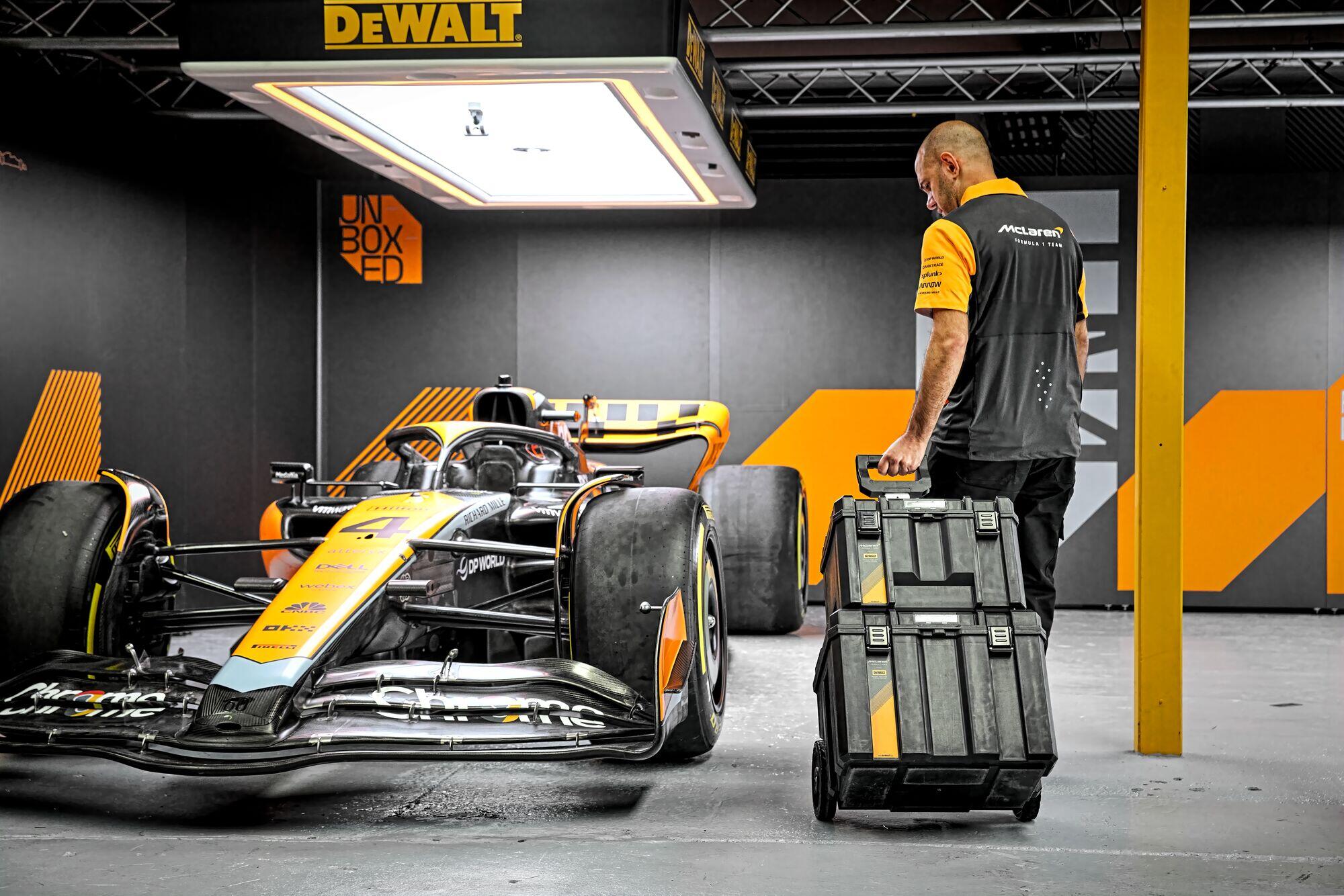 Chariot de service à roulettes noir polypropylène 3 tiroirs l.51.5 cm DEWALT - 3