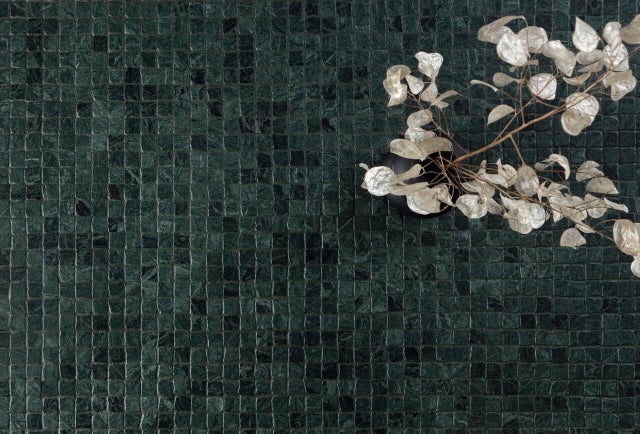 Piastrella Mosaico in marmo Chateau Cobble verde satinato L 30.5 x L 30.5cm x Sp. 7 mm