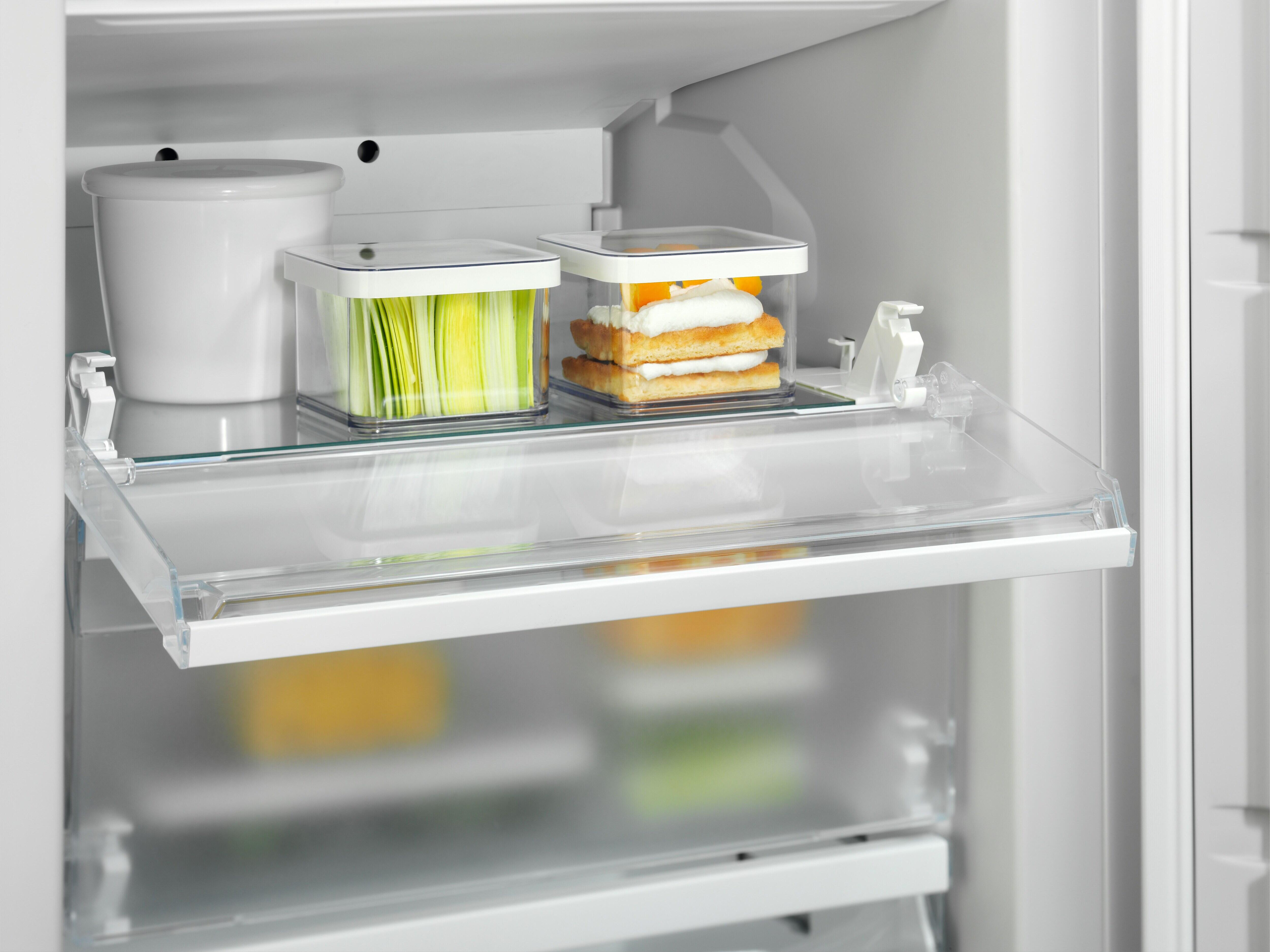 Congelador vertical ELECTROLUX TB7NA18AES 177x55cm 212L blanco clase E - 4