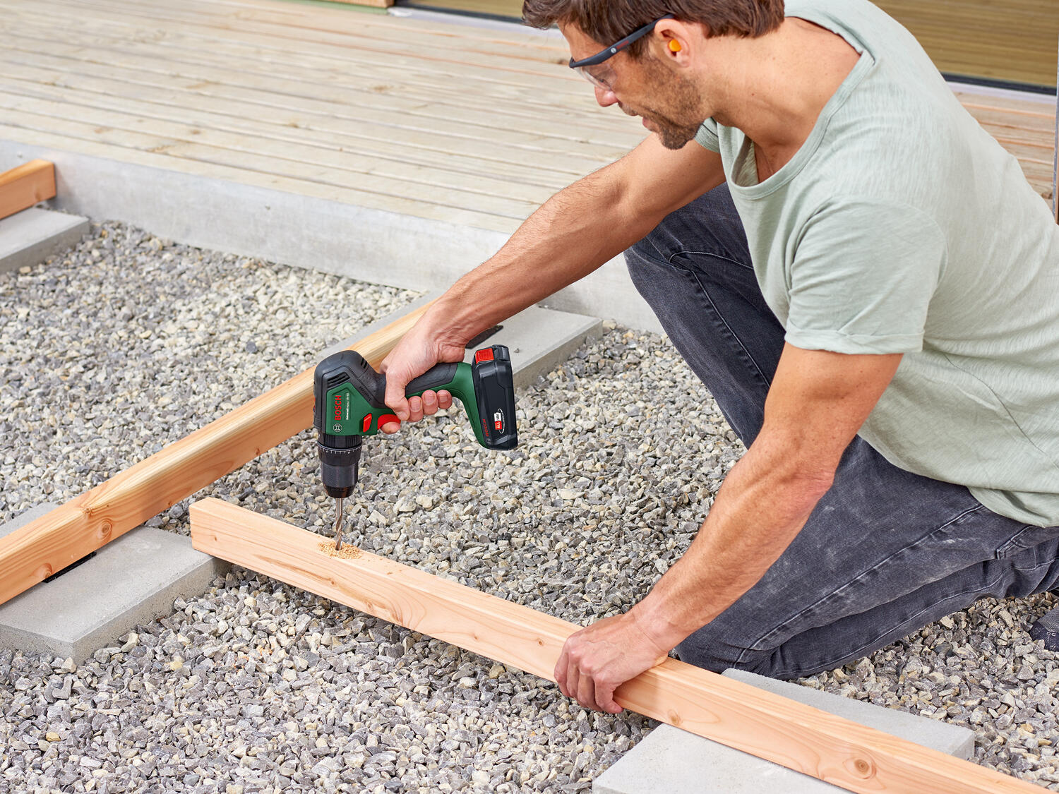 Perceuse à percussion 18 V BOSCH UniversalImpact 18V-60, 60 Nm + 2 batteries 2Ah - 4