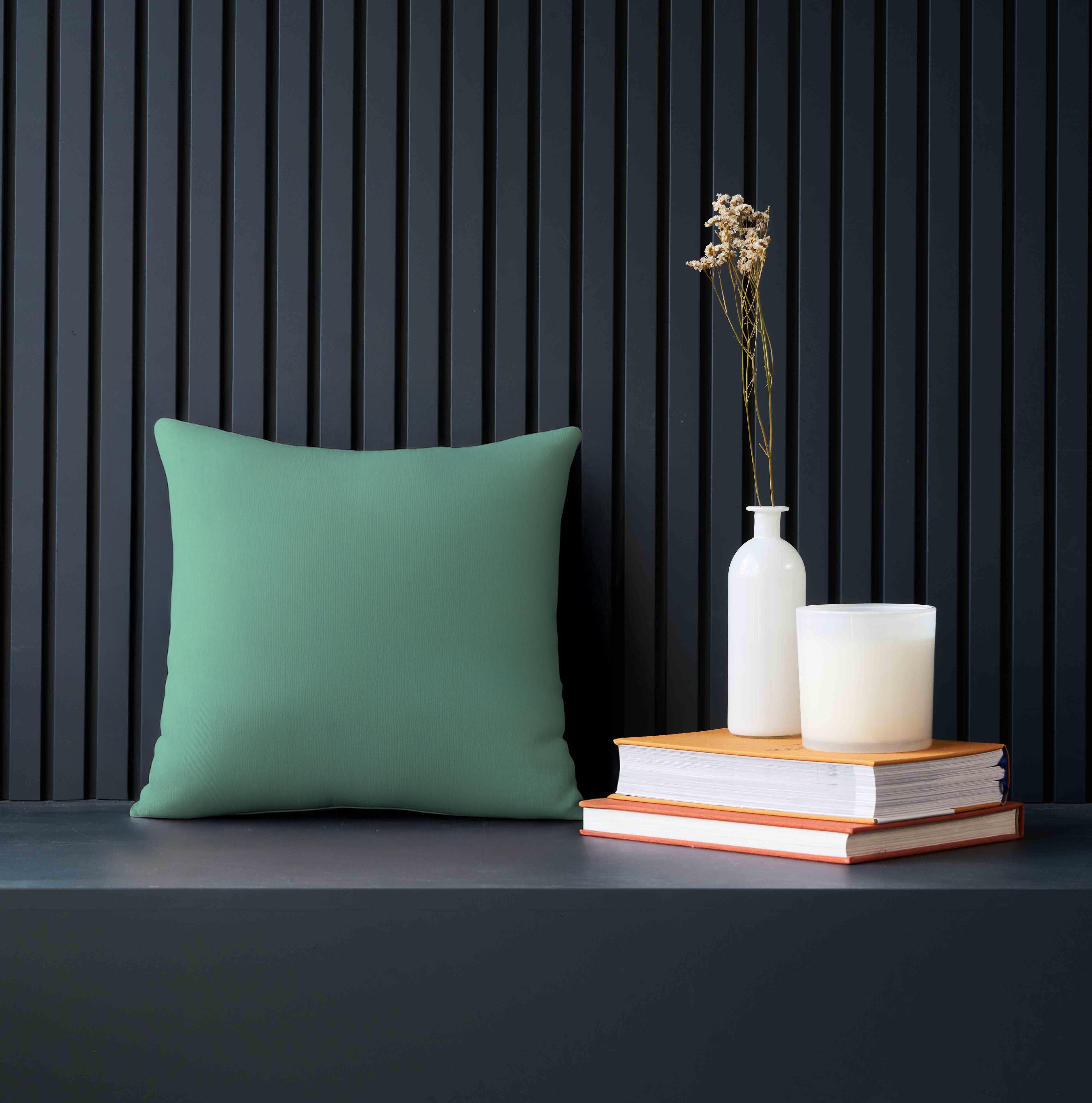 Funda de cojín cuadrada Pharell algodón poliéster liso verde cactus doble cara overlock y cosido con cremallera INSPIRE 45 x 45 cm - 3