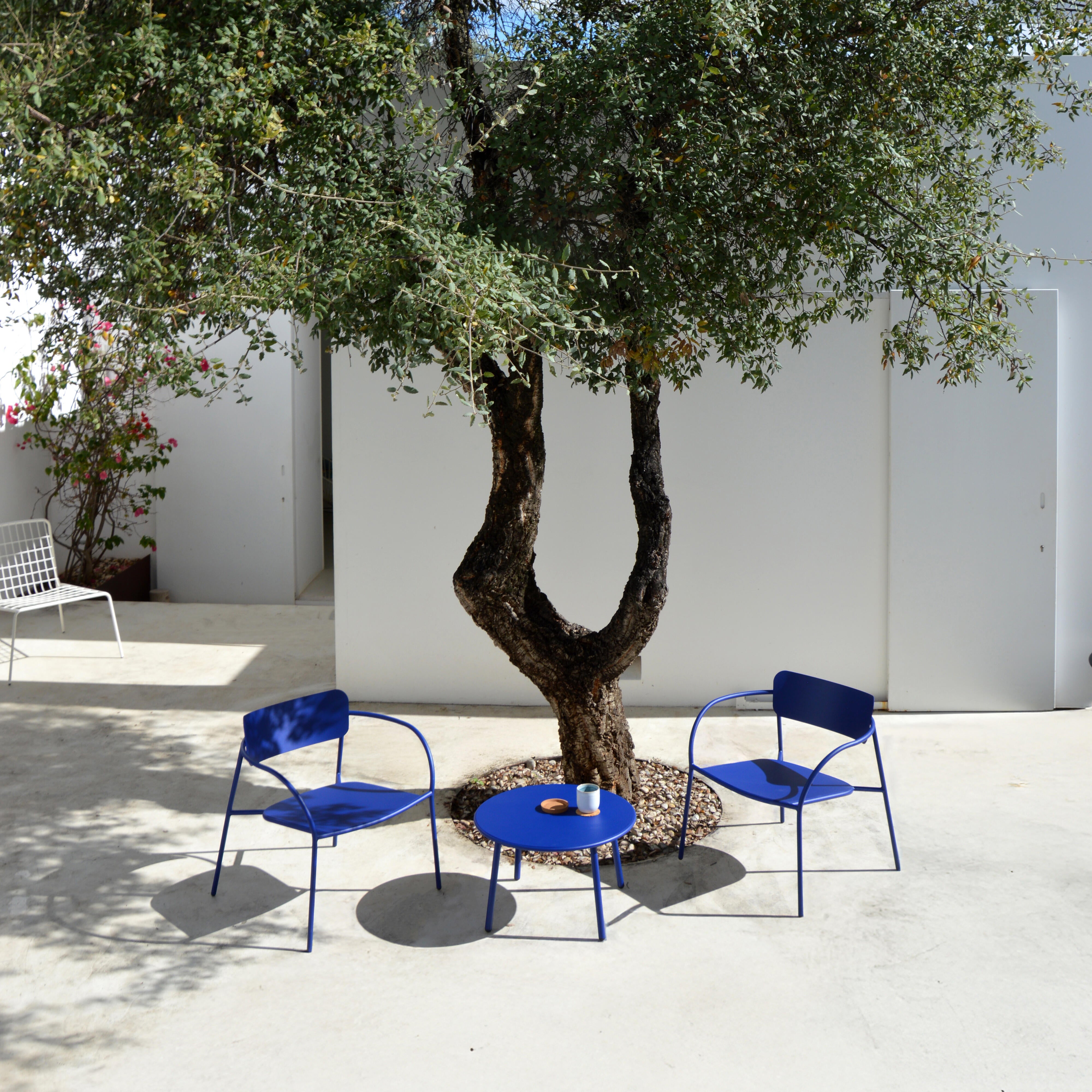 Fauteuil bas de jardin ARCANE Majorelle en acier bleu - 6