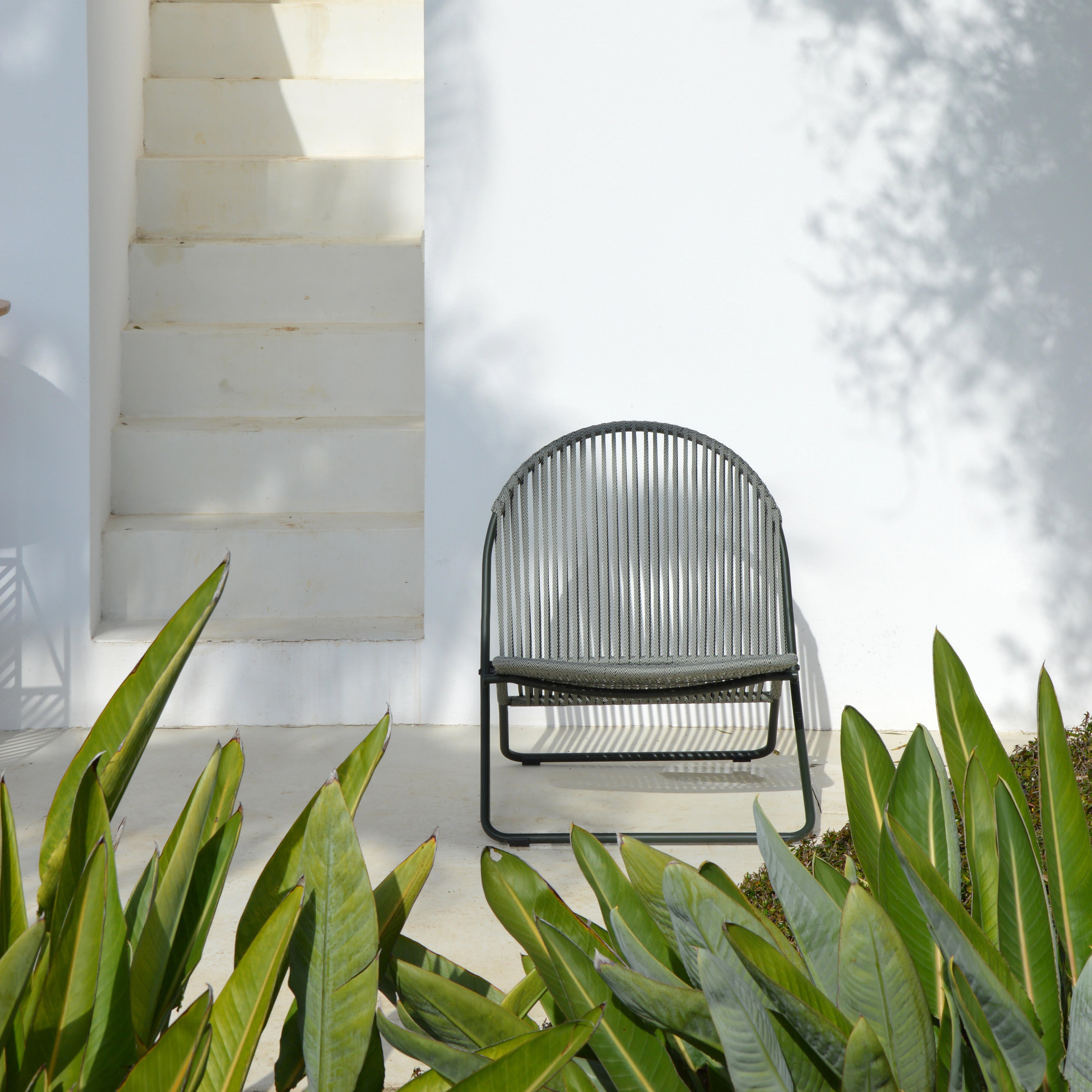Fauteuil bas de jardin ARCANE Bulle en acier vert - 6