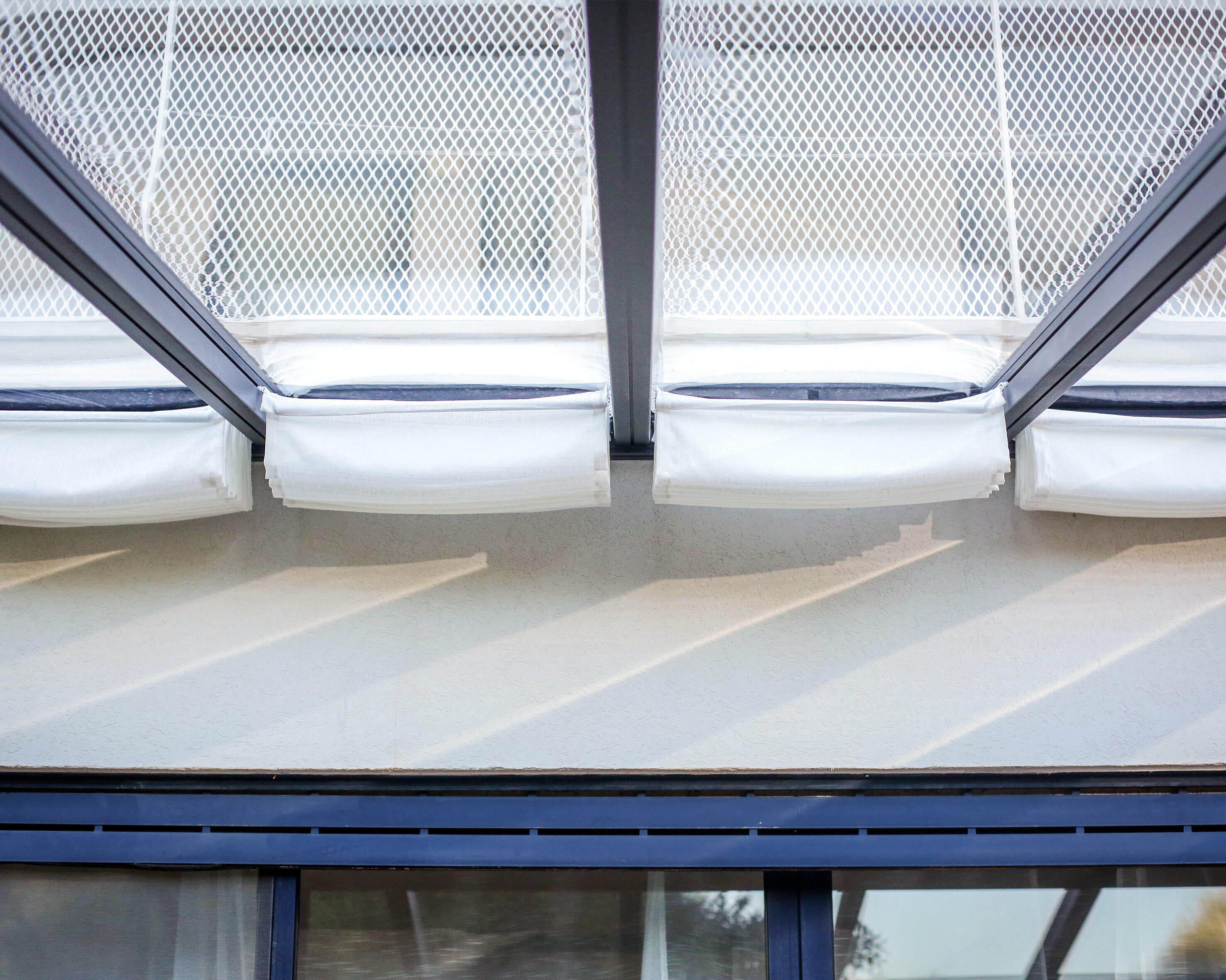 Estor para pérgola de poliéster blanco 64.5x340cm - 8