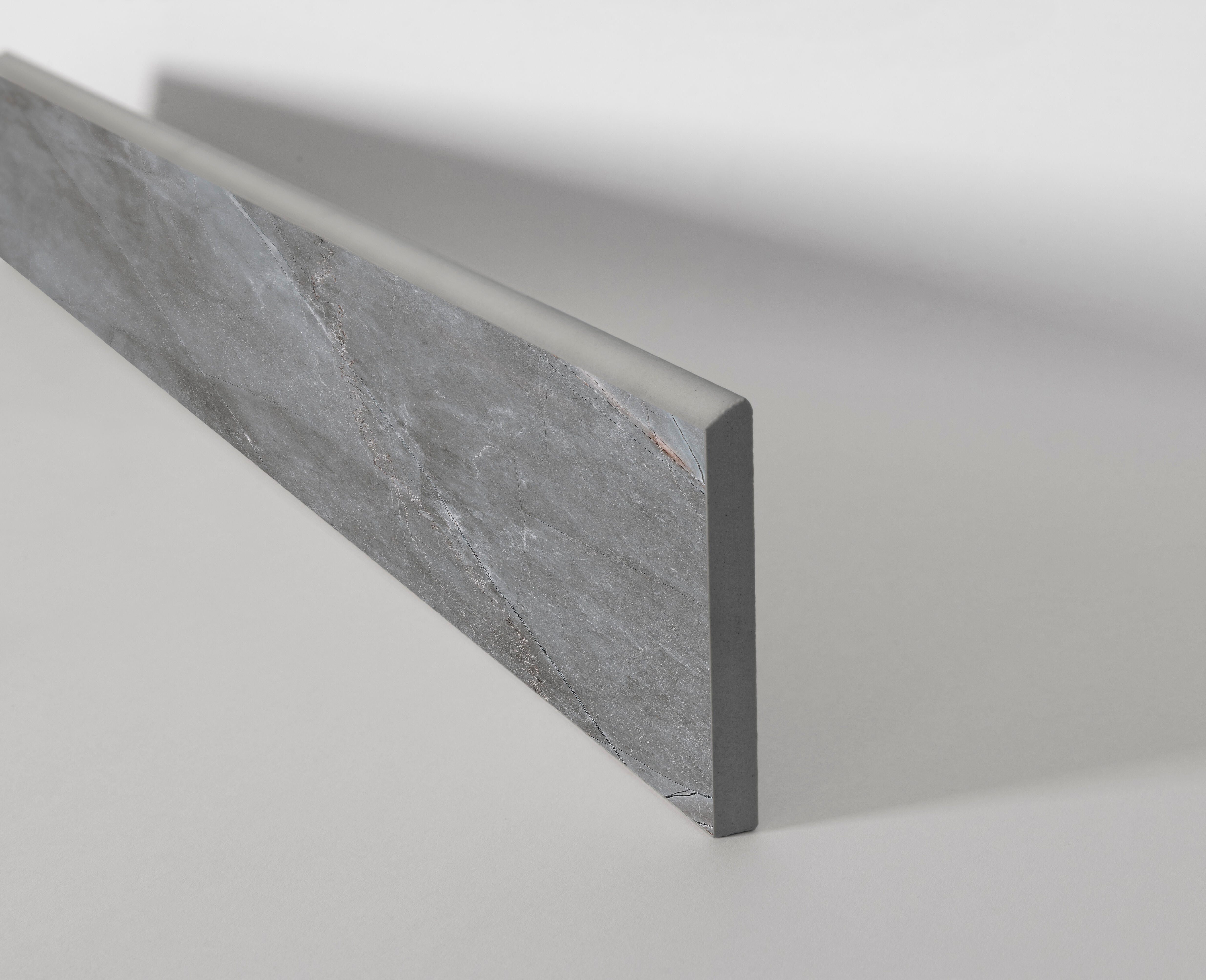 pack-de-10-rodapi-s-porcelana-apolo-60x8-cm-gris-saloni-leroy-merlin