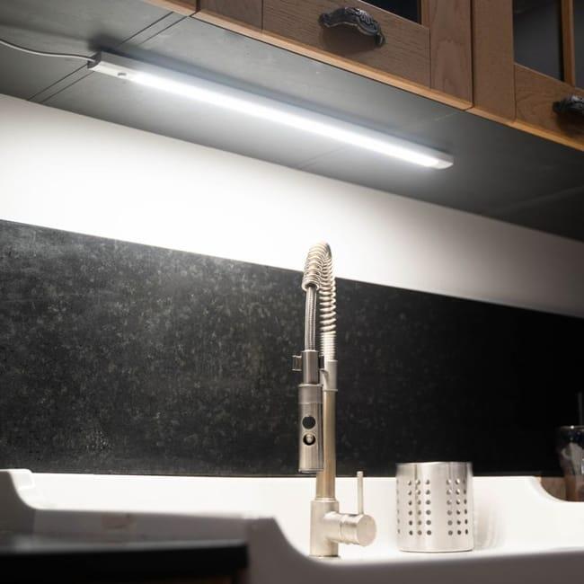 Tira led 230v yantec ip20 apto para zonas secas 1000 lm luz blanco neutro 4000k 0.0168 metros