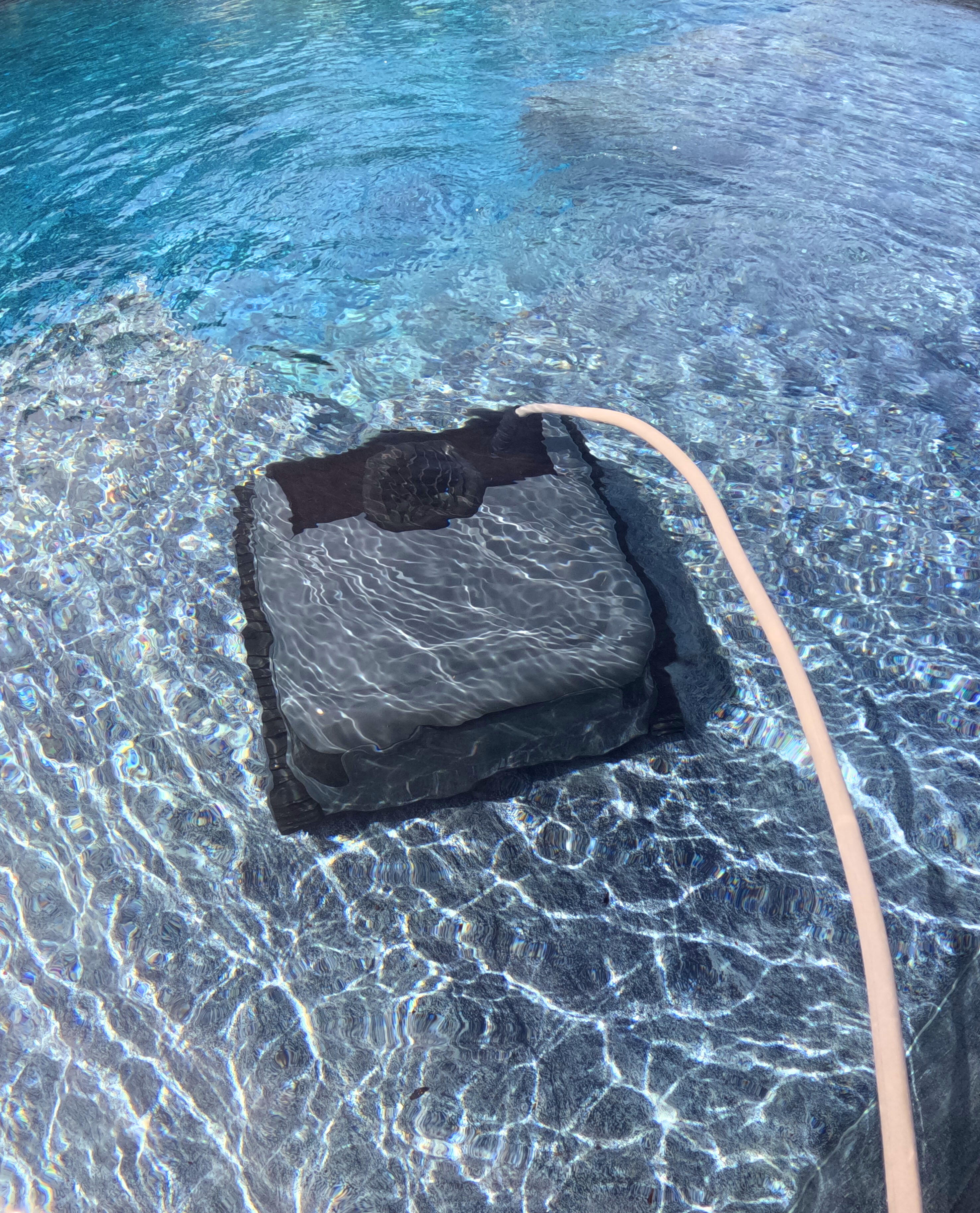 Robot de piscine BESTWAY TITANIUM - 8
