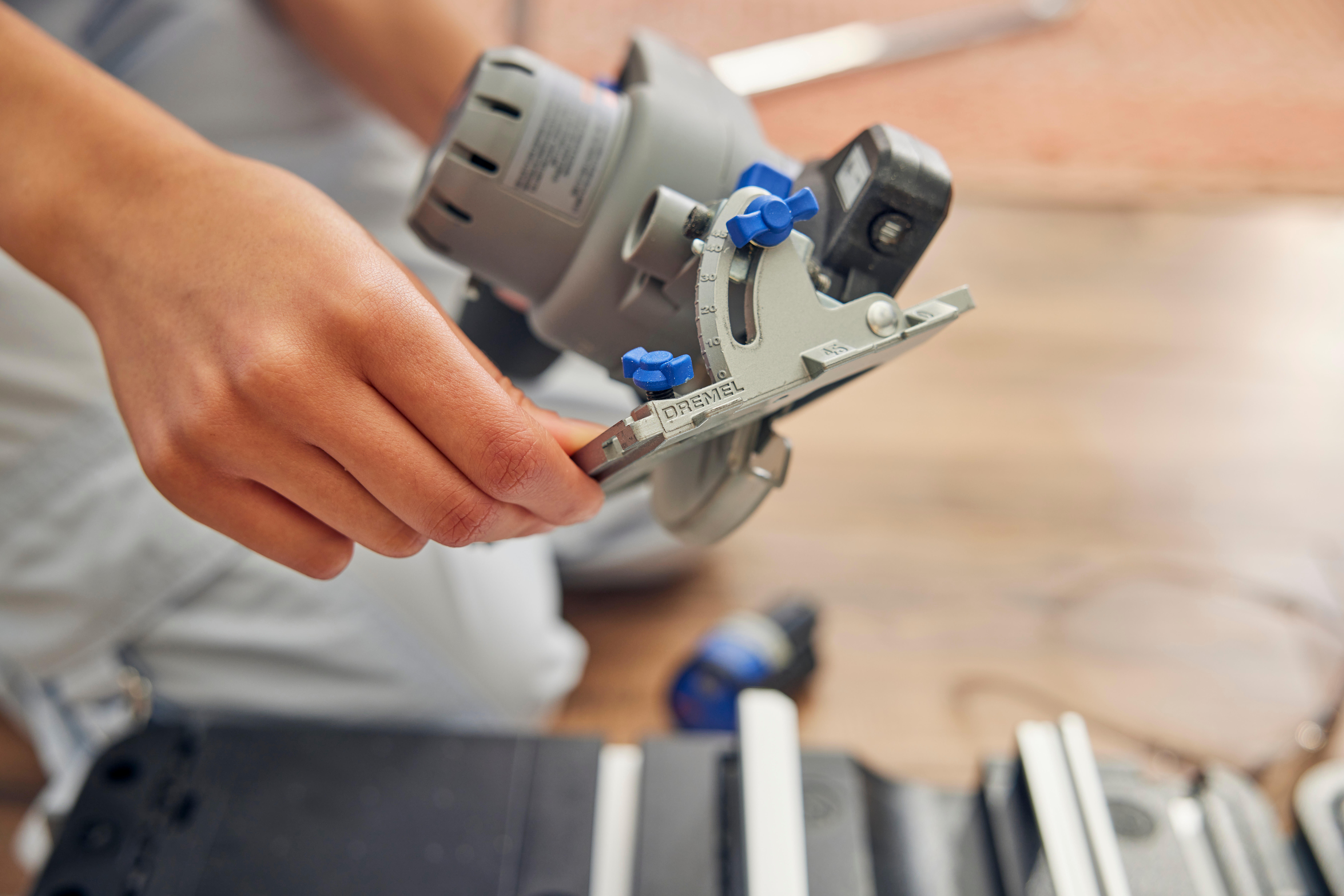 Station de sciage sans fil 12 V DREMEL BluePrint CS12V-SC1, 1 batterie 2 Ah - 10