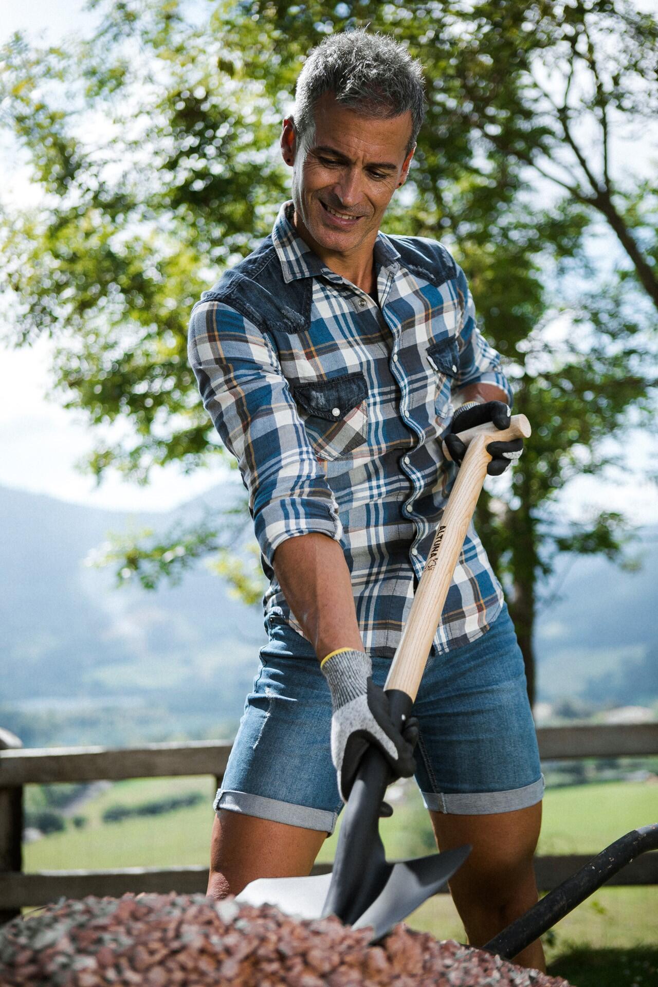 Pala puntiagudo ALTUNA de acero y mango anilla - 2