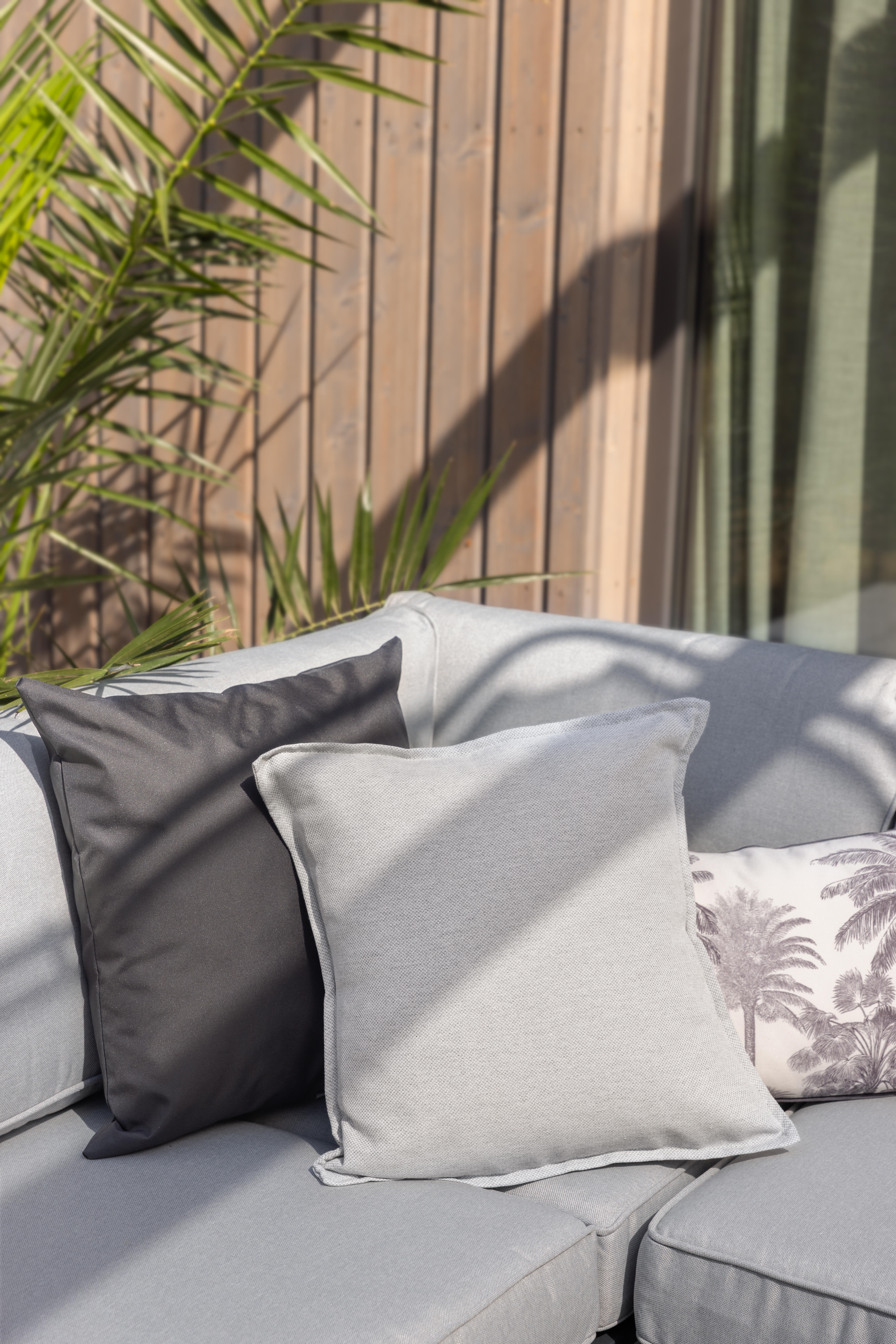 Poduszka Jungle biało-czarna 50 x 30 cm Inspire - 4