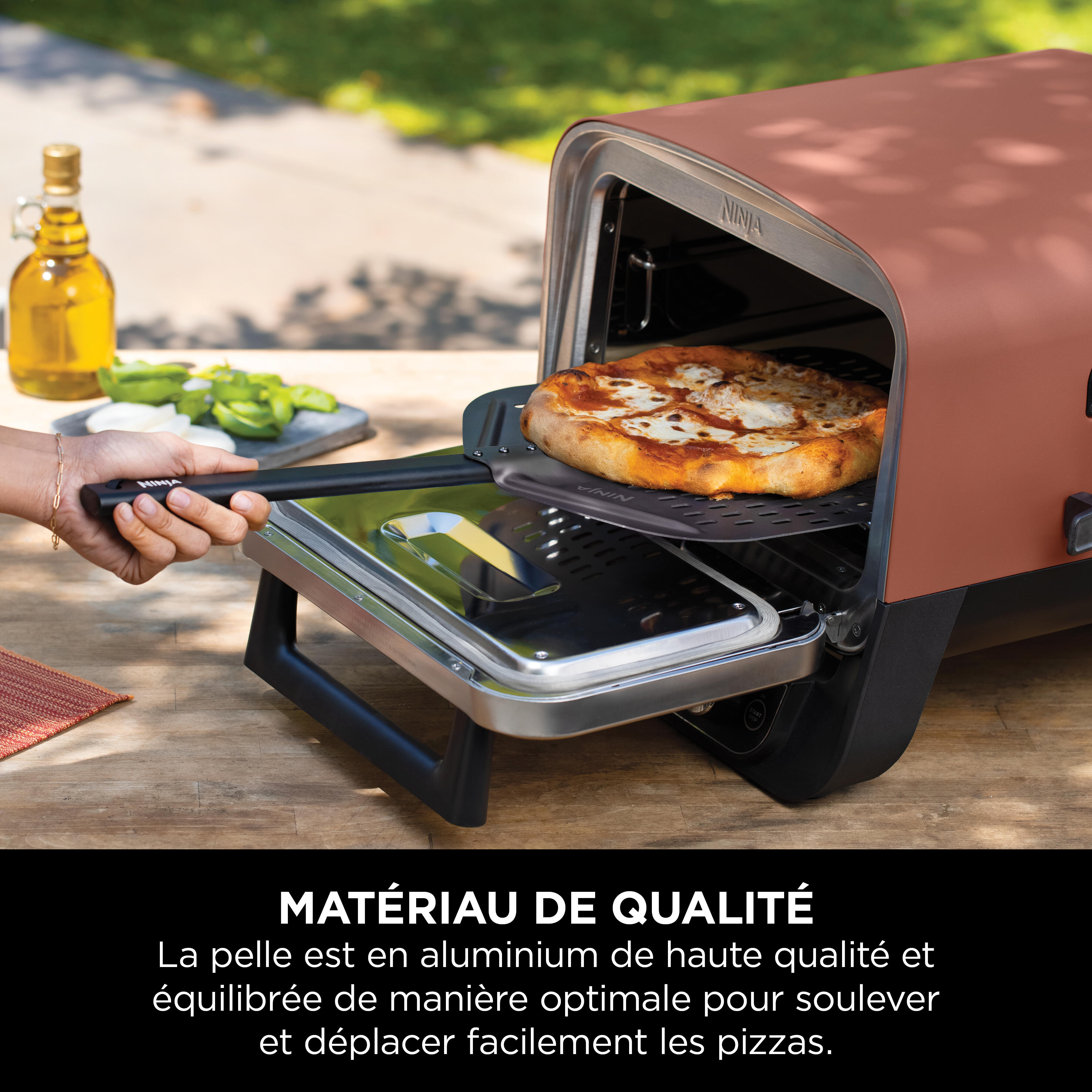 Pelle à pizza en acier noir NINJA pour four d'extérieur Woodfire - 7