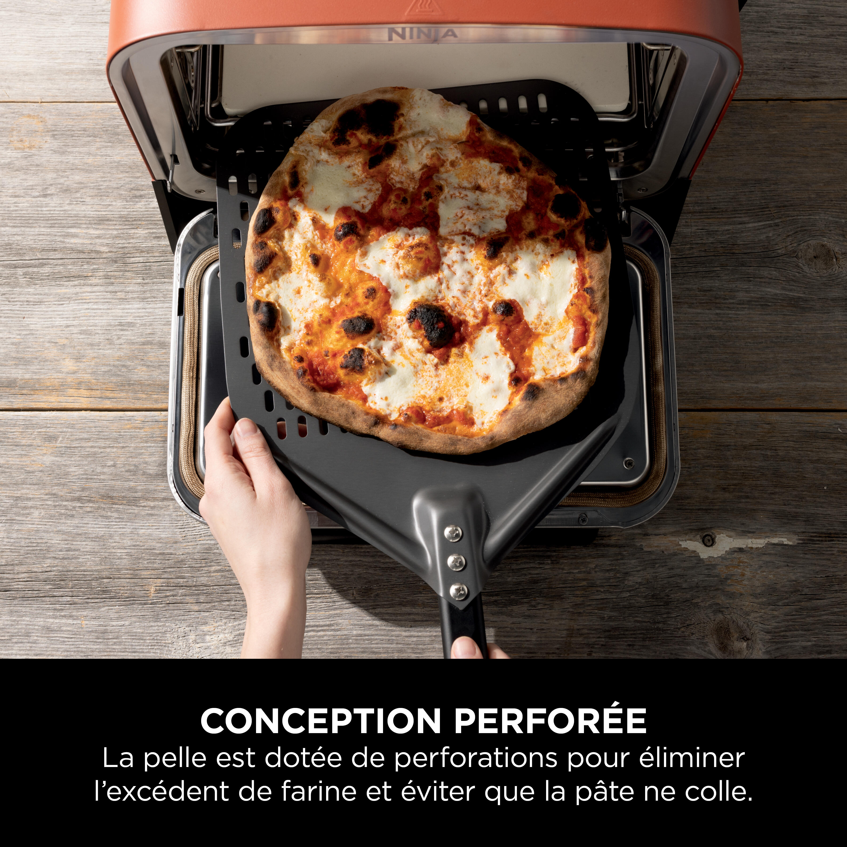 Pelle à pizza en acier noir NINJA pour four d'extérieur Woodfire - 6