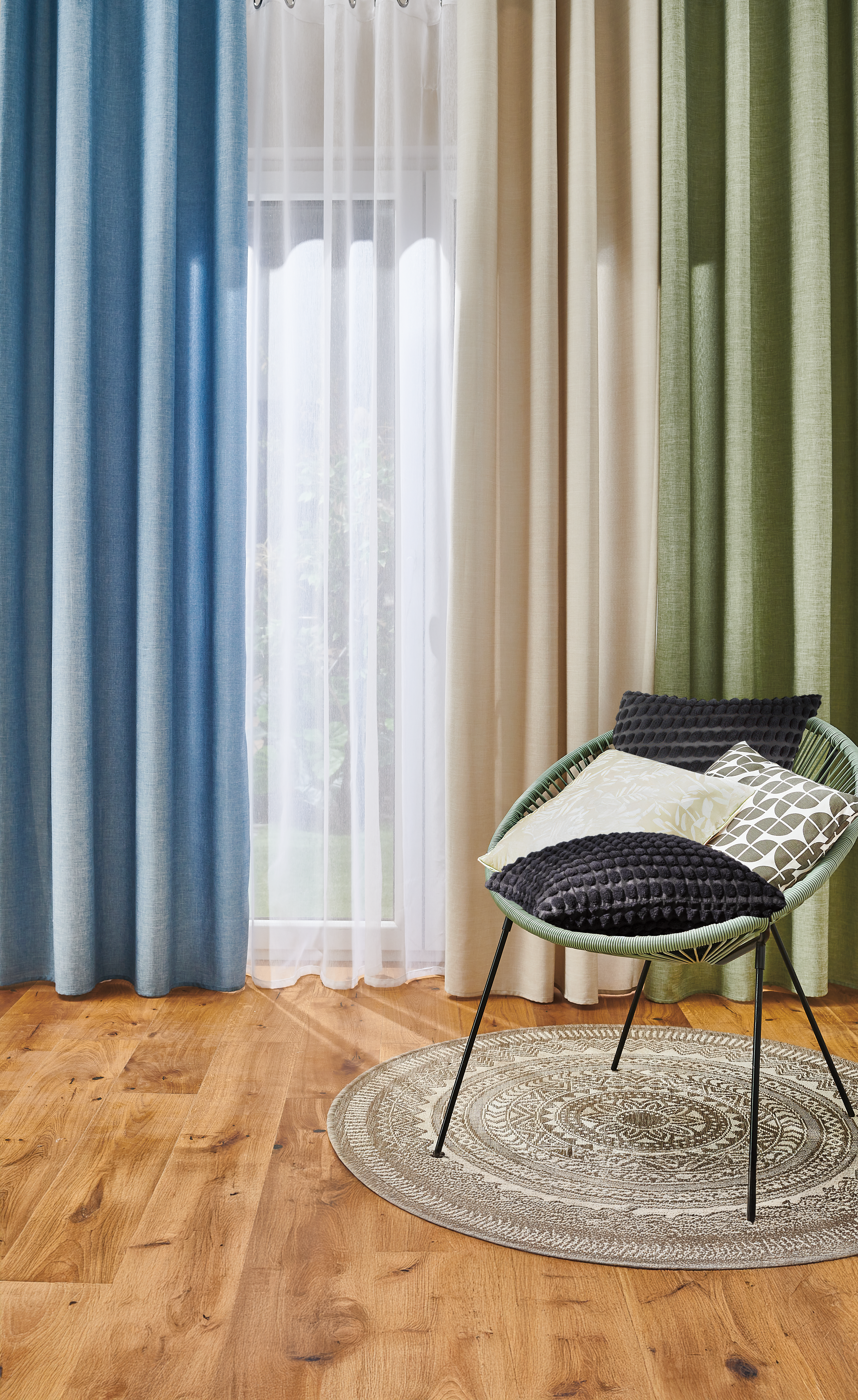 Zasłona Raspberry Forest zielona 140 x 280 cm na przelotkach Inspire - 3